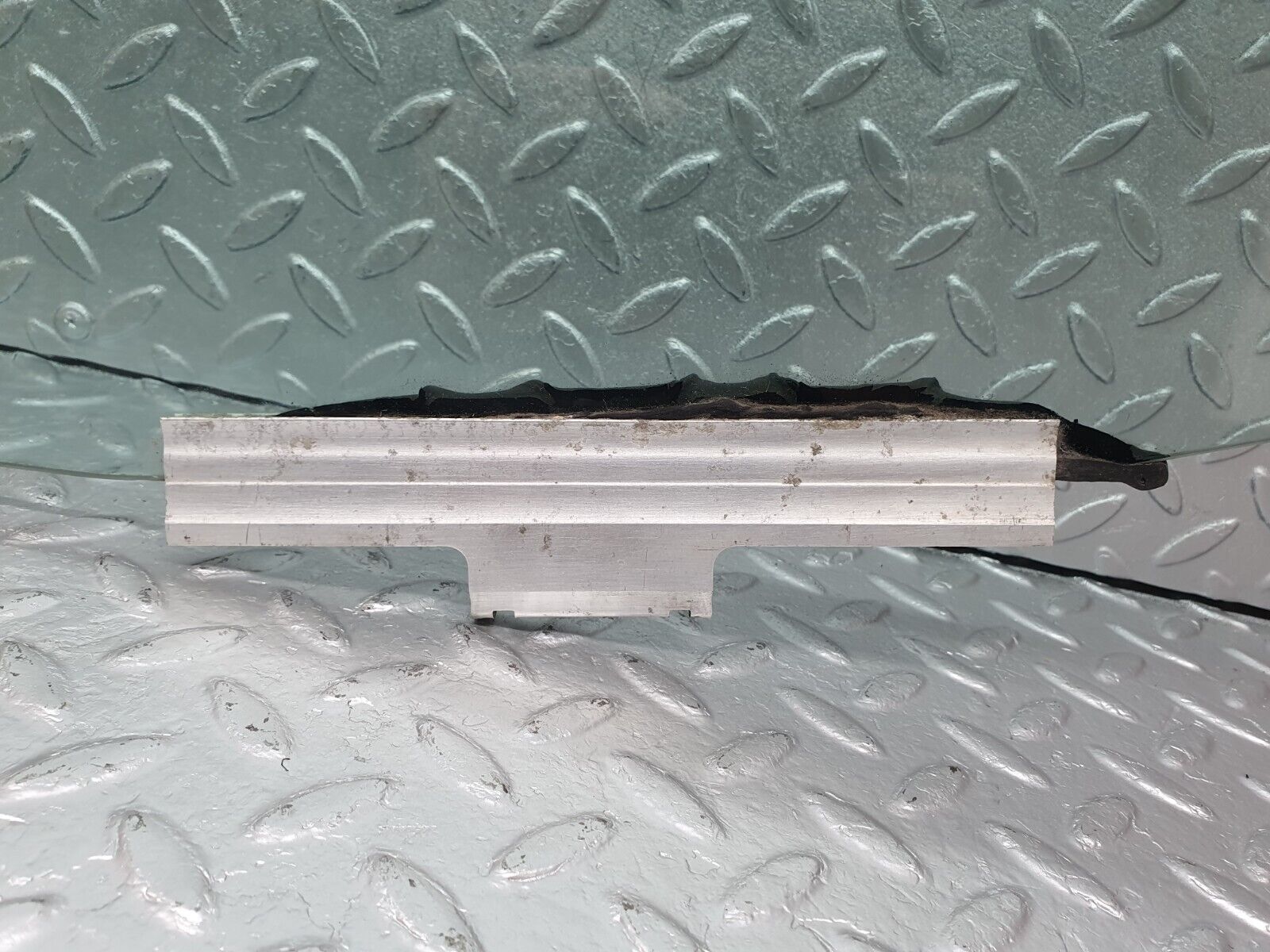 41406 Mercedes-Benz W124 200E Rear Left Door Window Glass