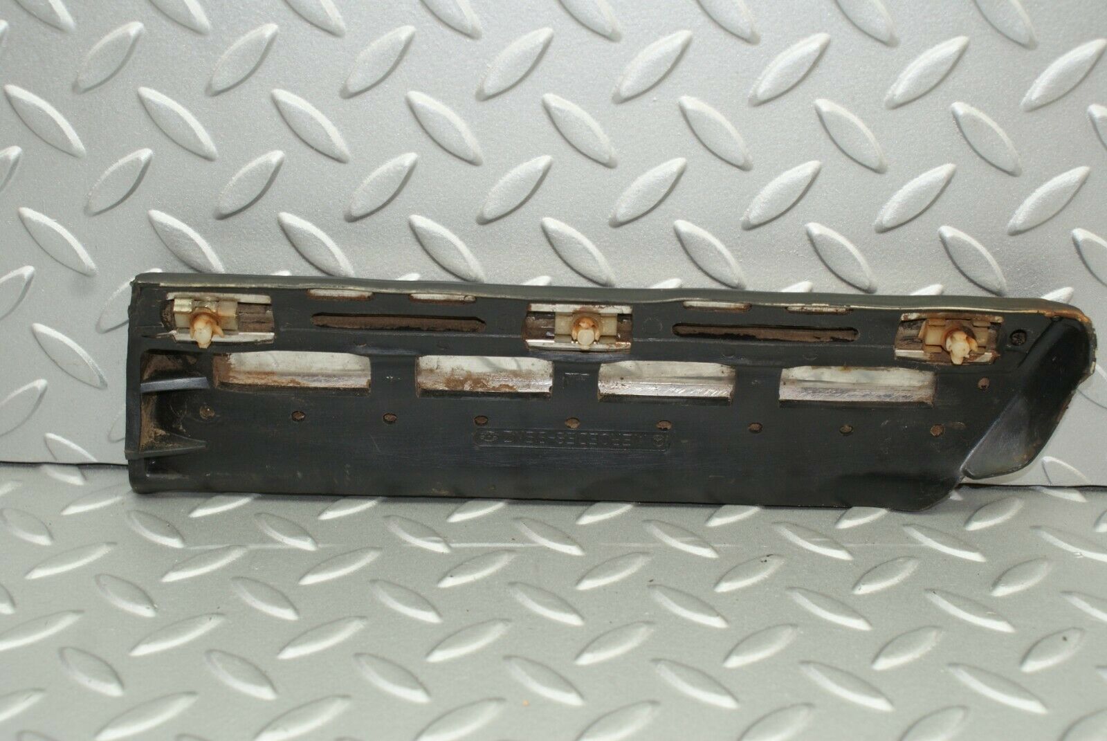 2834 Mercedes-Benz C123 280CE Coupe Front Left Fender Wing Lower Trim