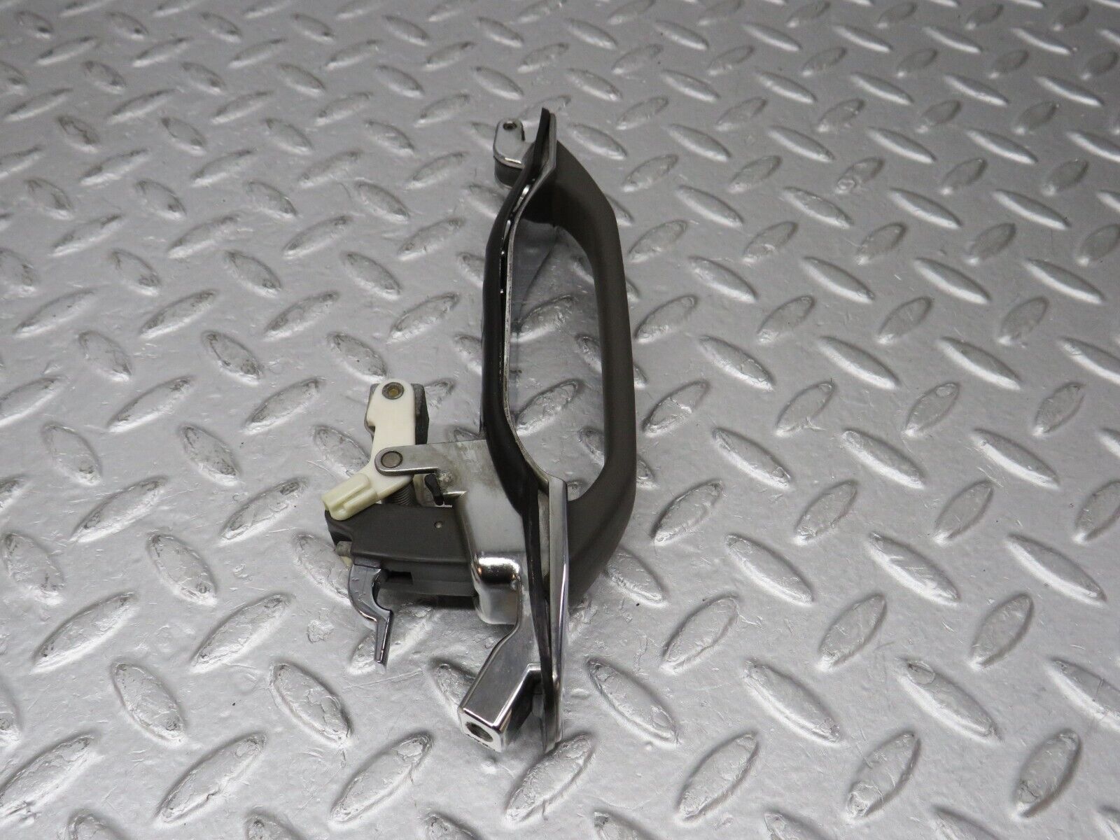 36188 Mercedes-Benz W126 420SE Rear Exterior Door Handle