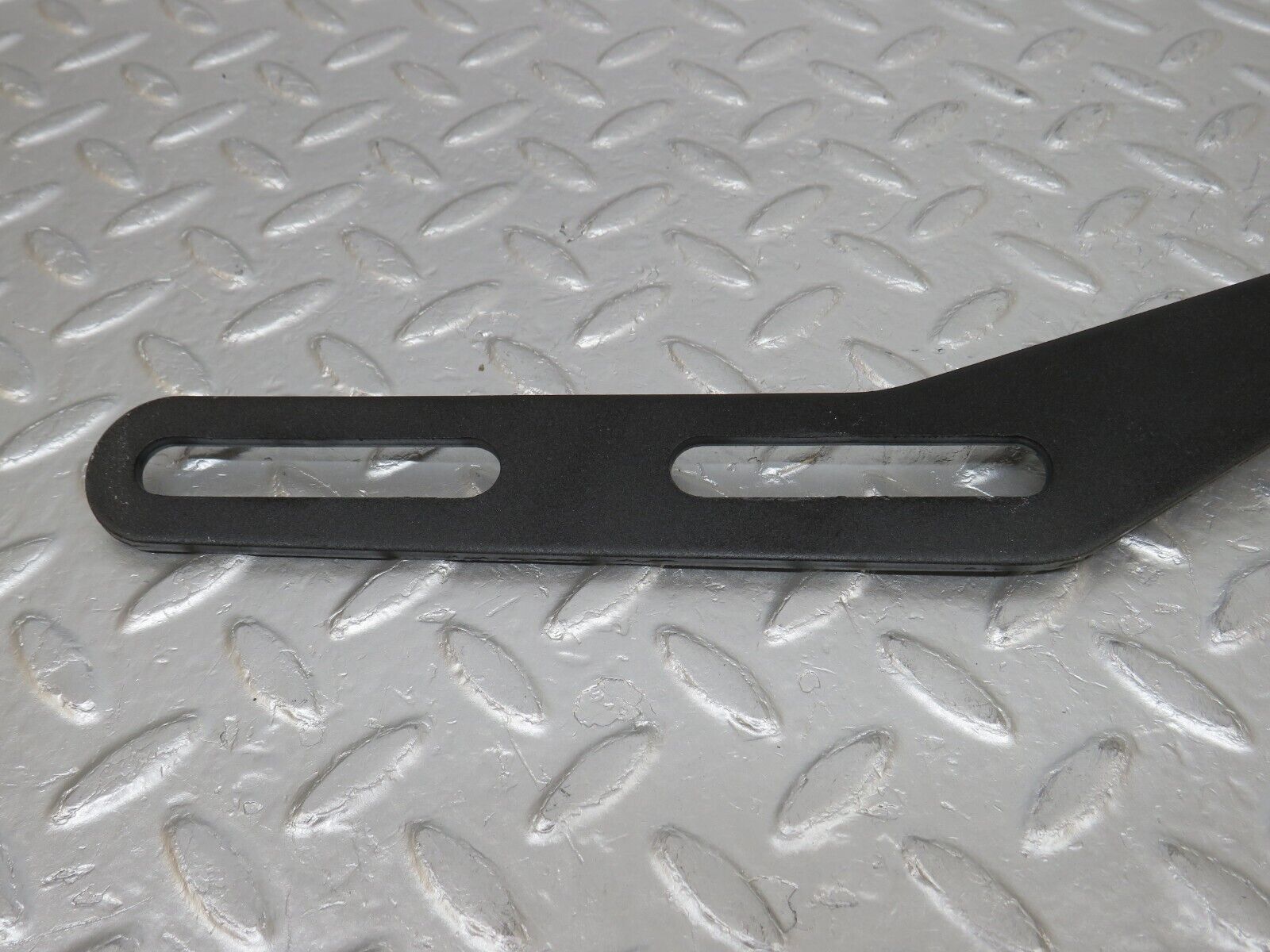 34611 Mercedes-Benz C126 380SEC Coupe Exhaust Bracket