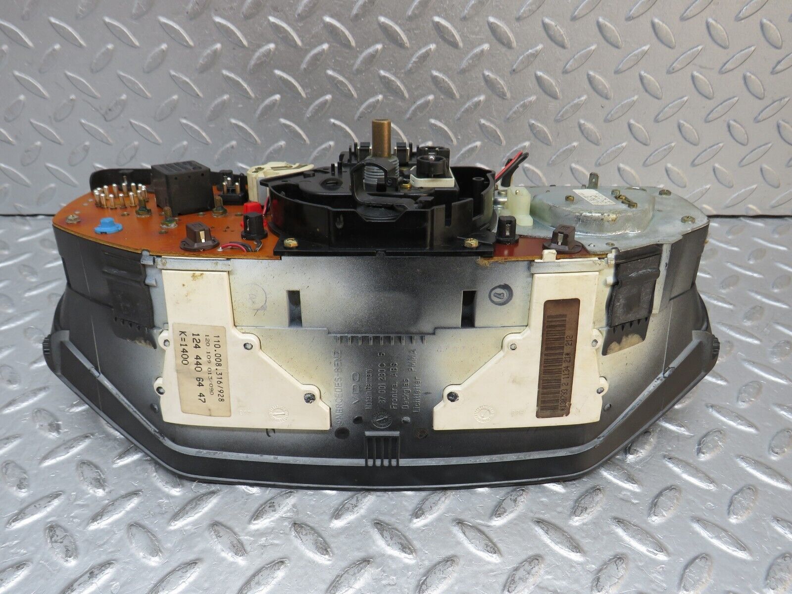 37980 Mercedes-Benz A124 320E Cabriolet Instrument Cluster VDO 1244406447 1245421965