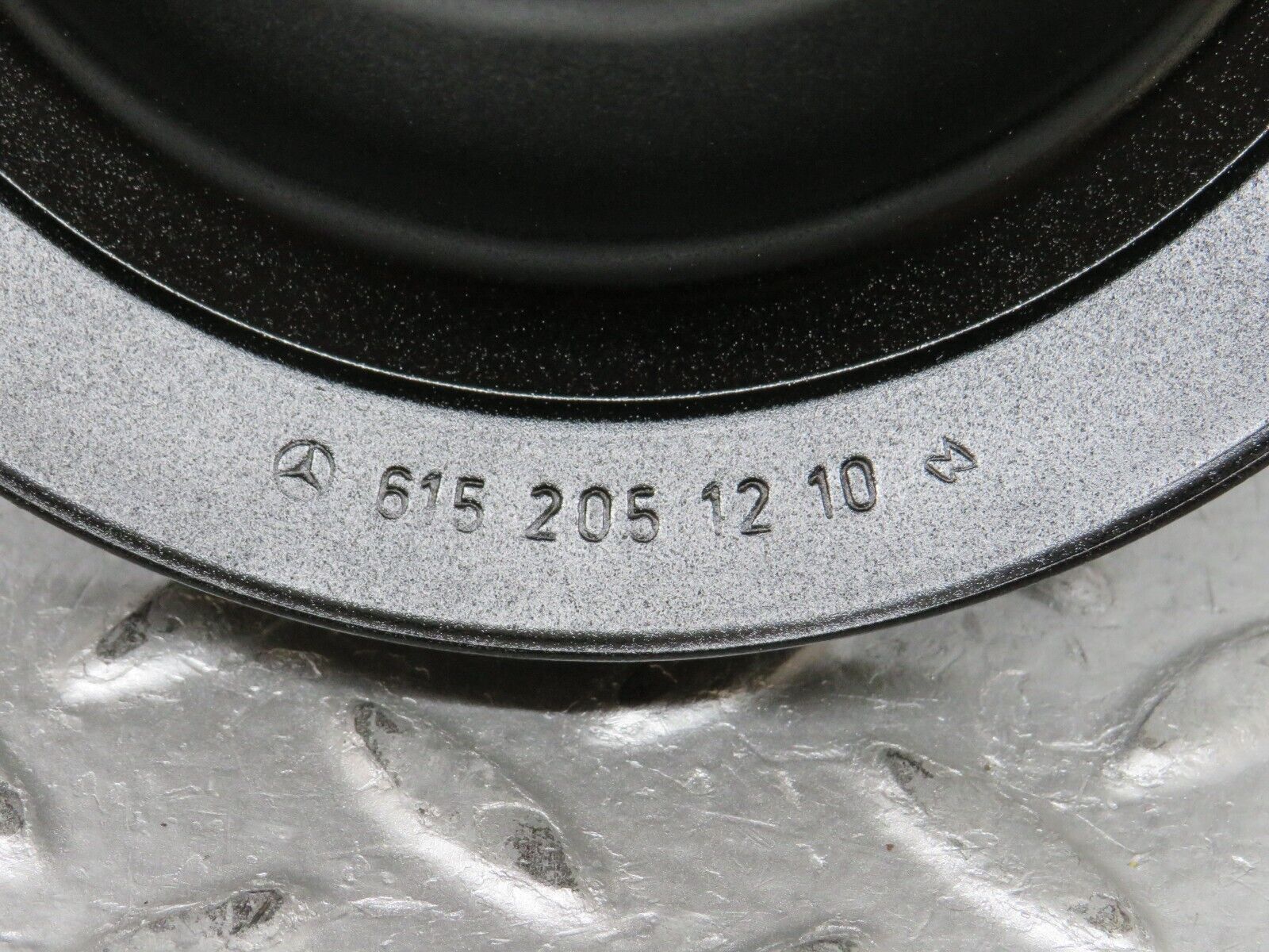 26853 Mercedes-Benz W123 240D Water Pump Pulley 6152051210