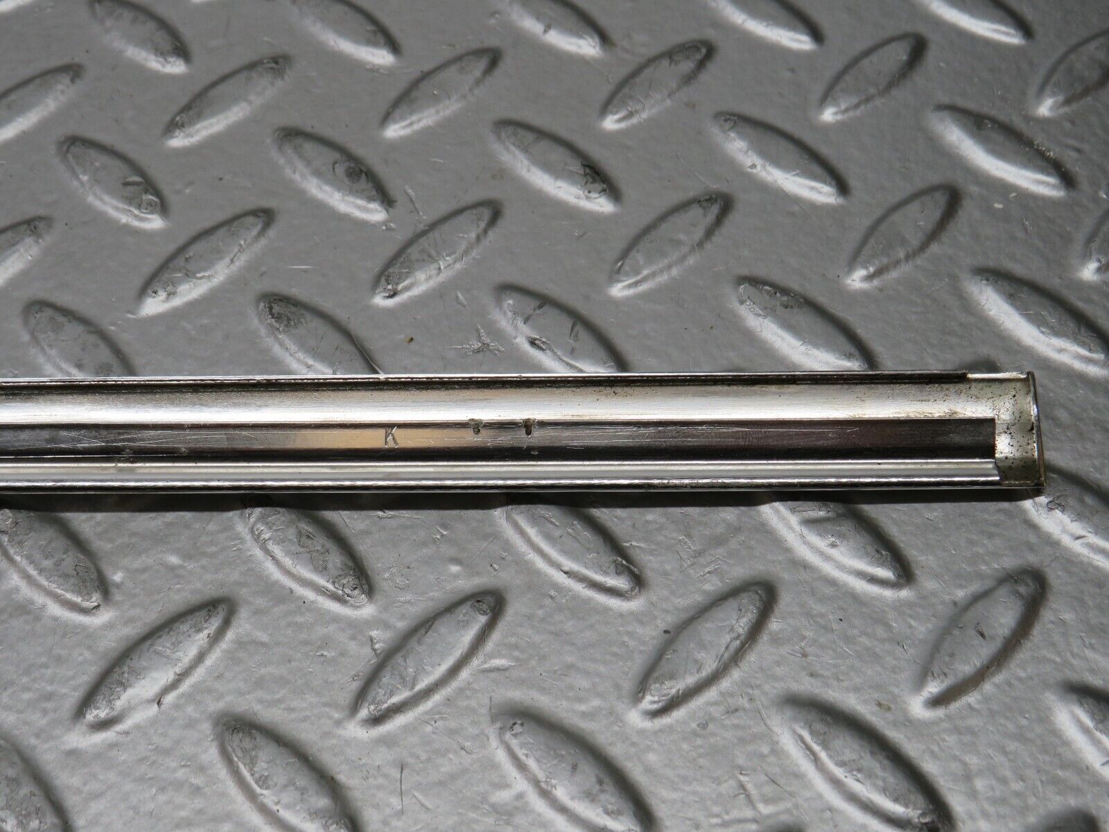 28472 Mercedes-Benz S123 240D Wagon Front Left Door Chrome Moulding Trim