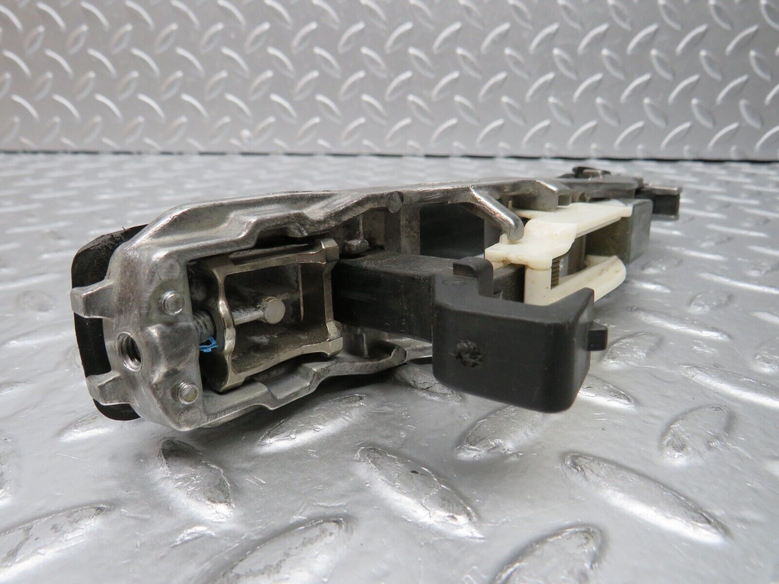 31372 Mercedes-Benz S124 220TE Rear Right Exterior Door Handle