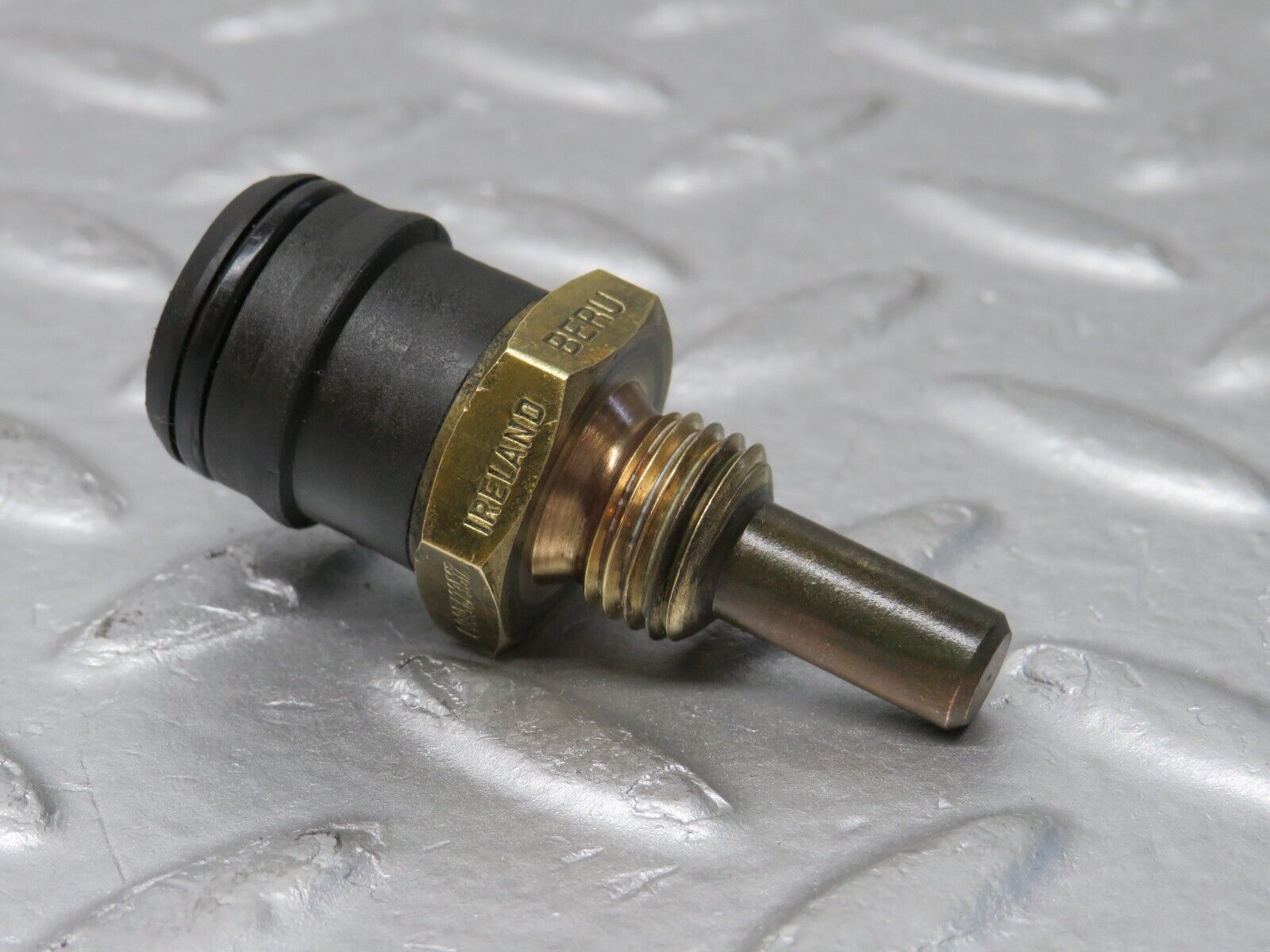 38127 Mercedes-Benz A124 320E Cabriolet Coolant Temperature Sensor Beru 0095423517 0824121040