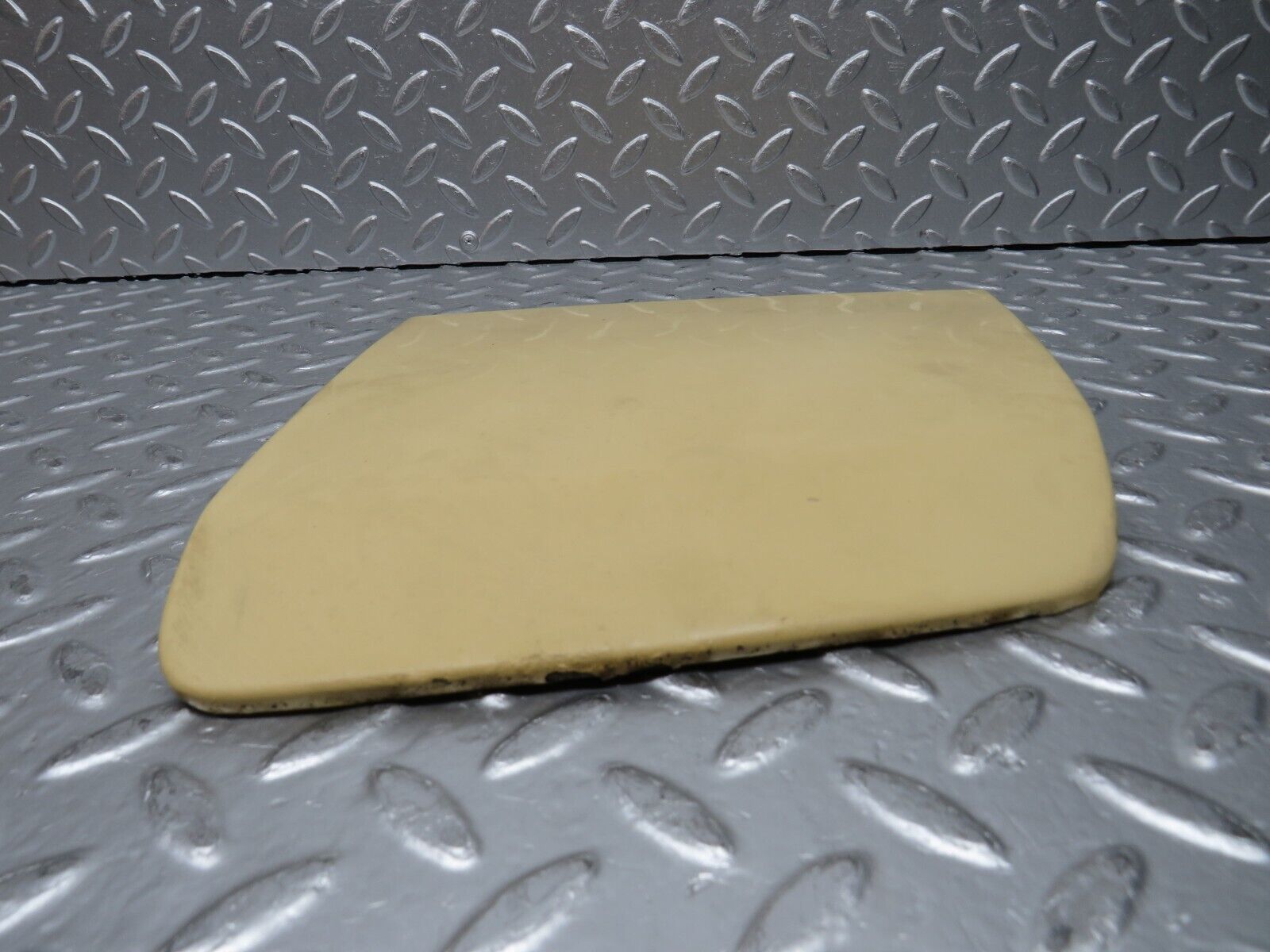 30059 Porsche 924 Headlight Cover Left