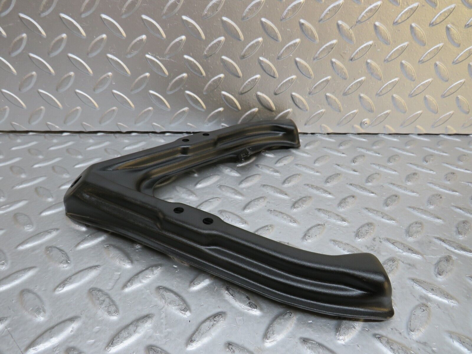 29428 Mercedes-Benz W124 230E Air Intake Manifold Bracket