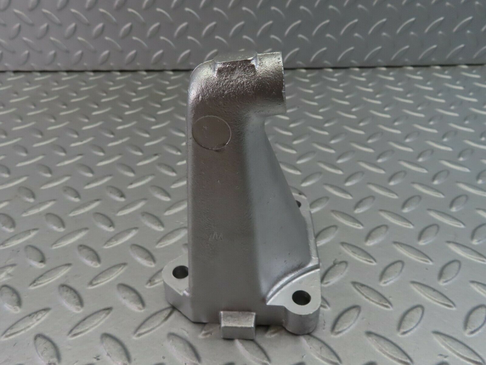 7751 Mercedes-Benz S123 230TE Wagon Engine Mount Bracket Right Side 1022230304