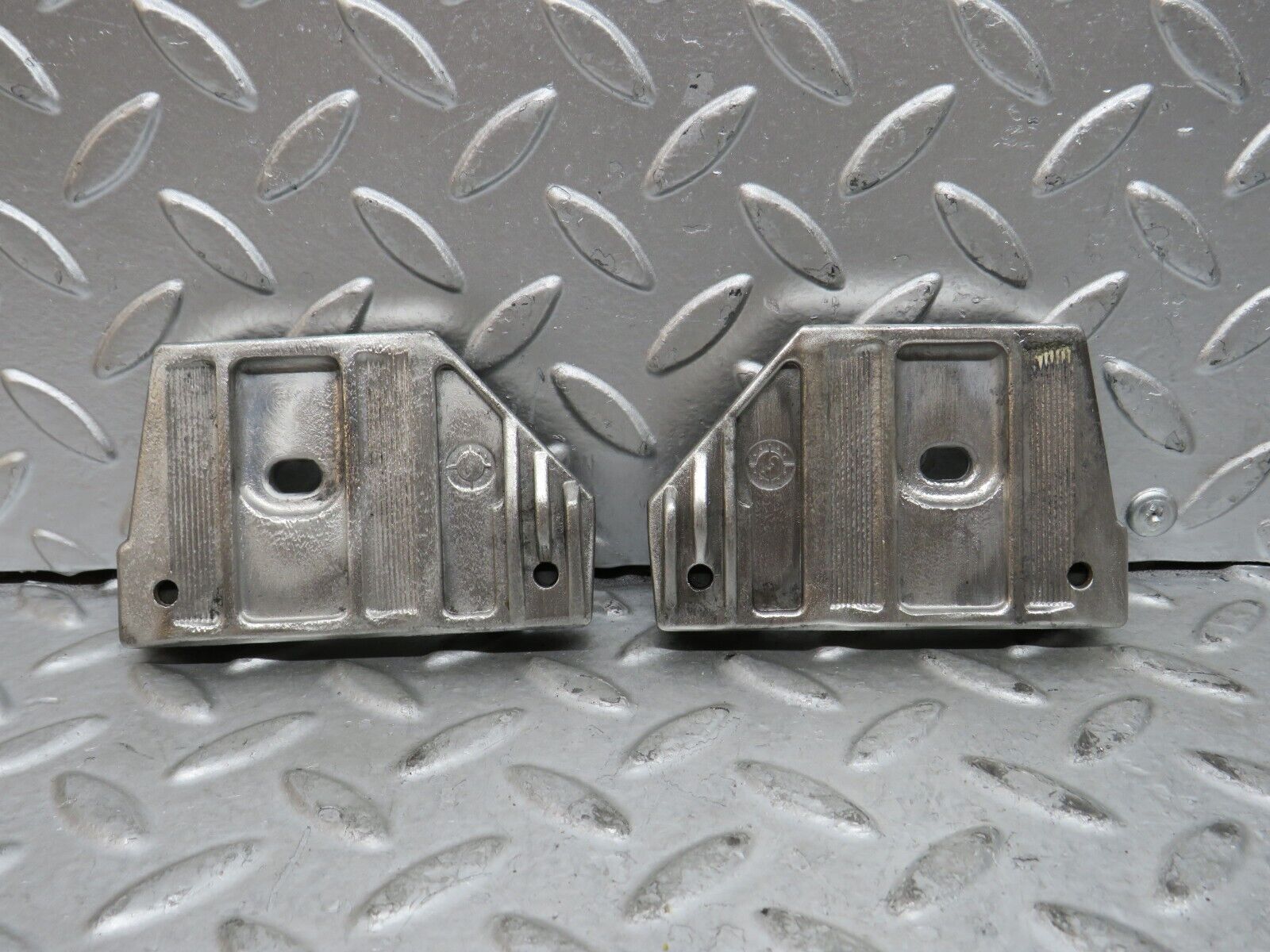 29124 Mercedes-Benz C124 320CE Window Guide Pad Pair 1247250232 1247250132