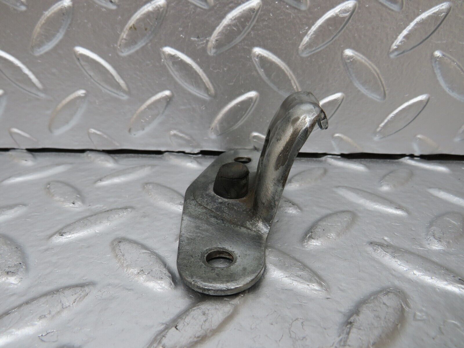 25565 Mercedes-Benz W123 200 Trunk Lock Latch 1237580150