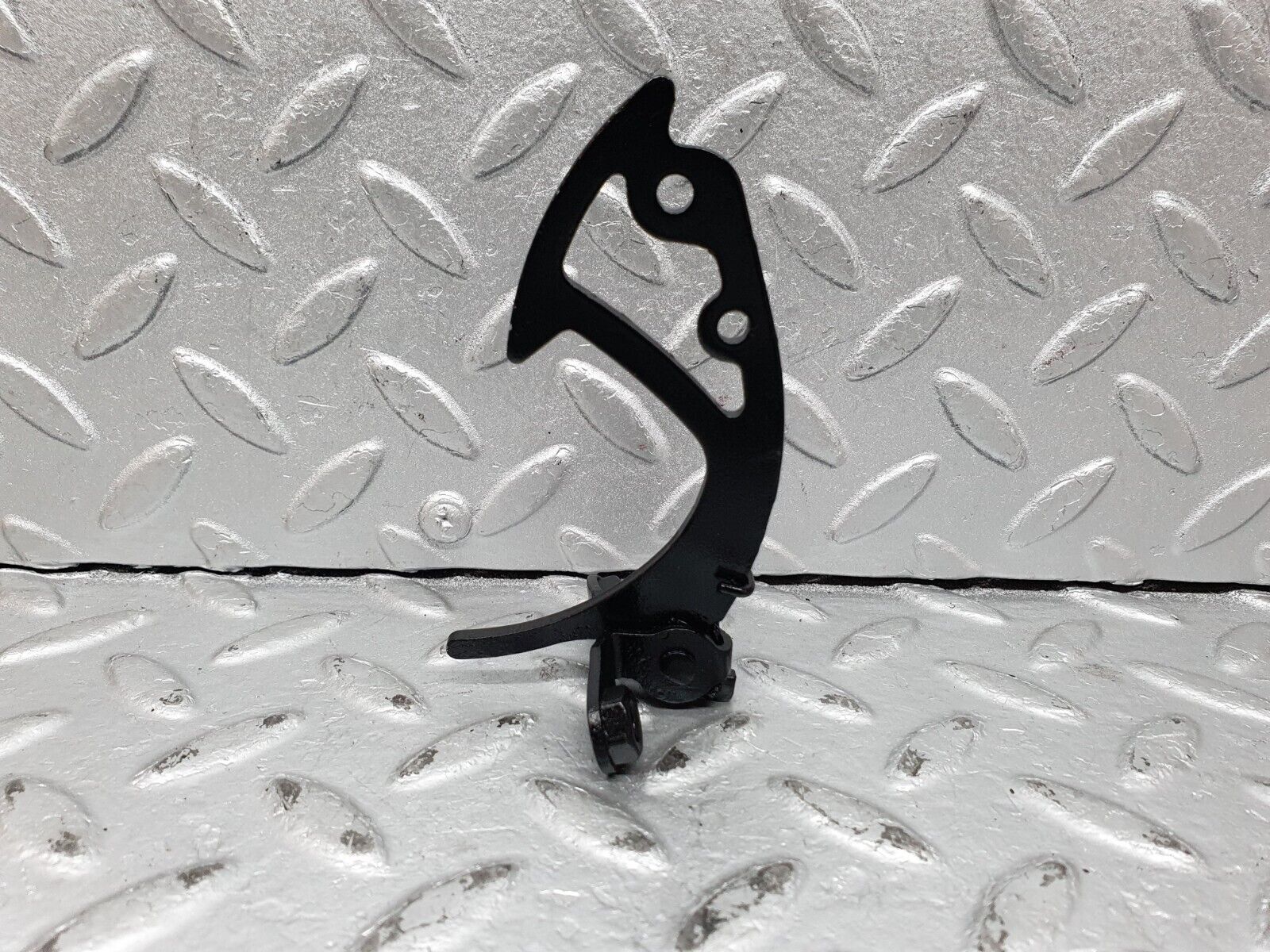 41166 Mercedes-Benz W126 300SE Bonnet Safety Latch