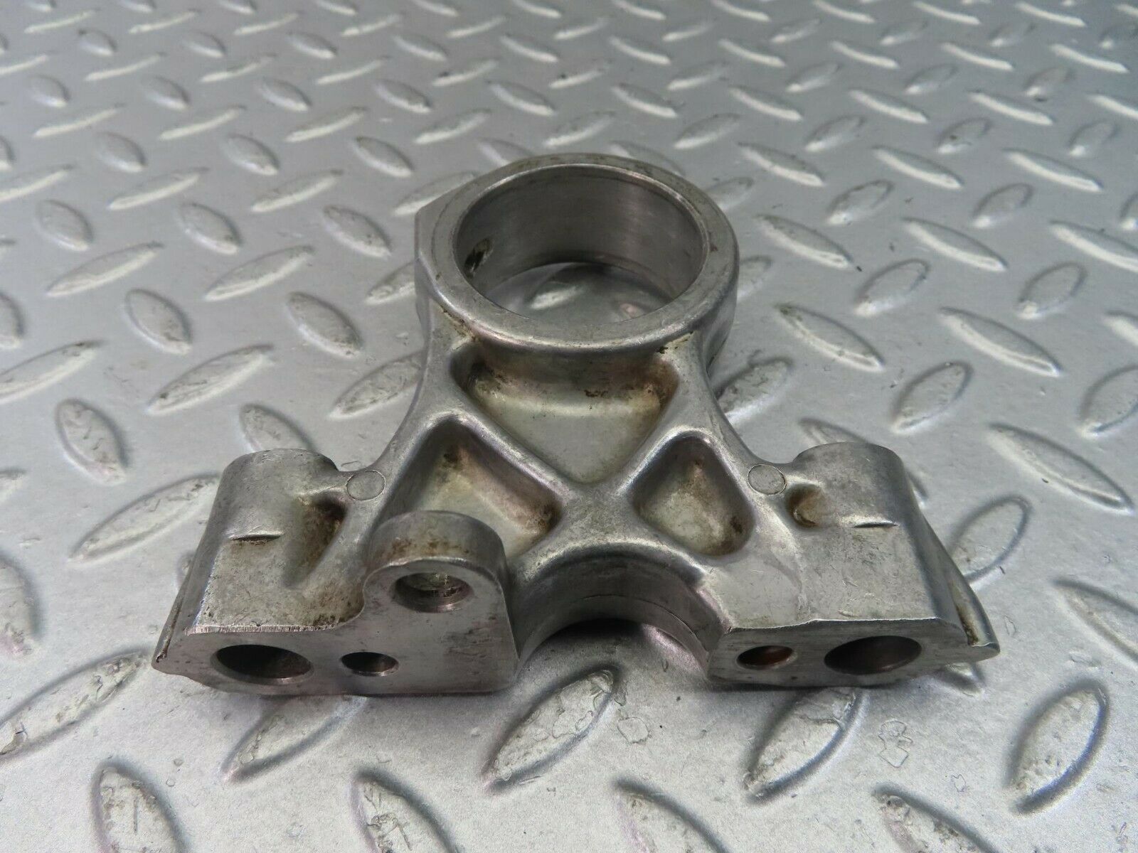 8953 Mercedes-Benz W108 Camshaft Tower Bearing 1140510916