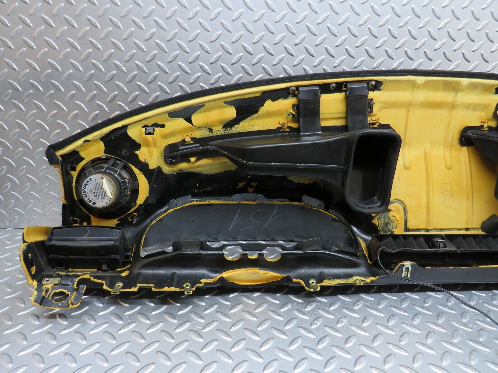 34032 Mercedes-Benz W124 260E Dashboard Brown