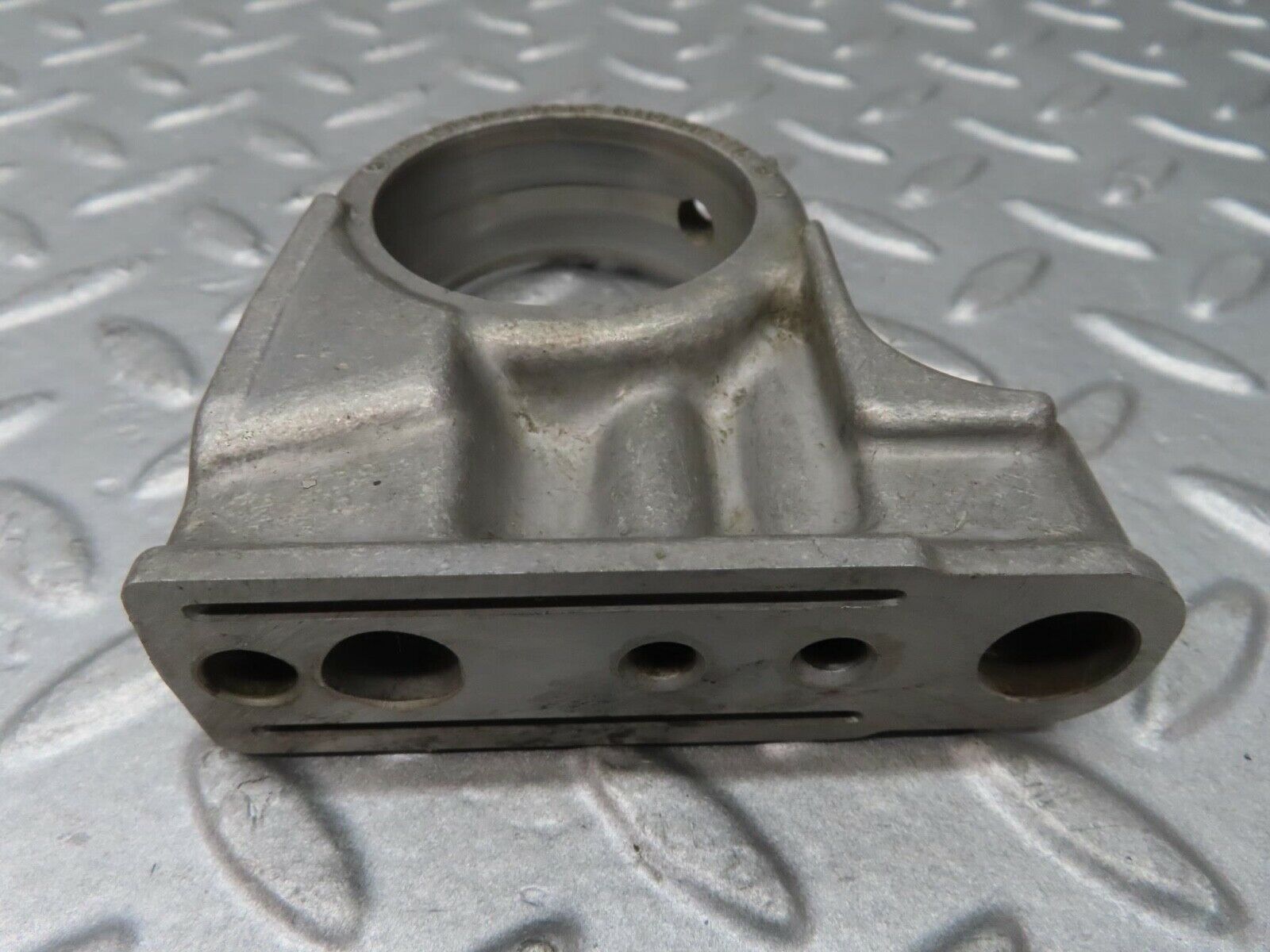 16715 Mercedes-Benz C107 380SLC Camshaft Tower Bearing 1160515118