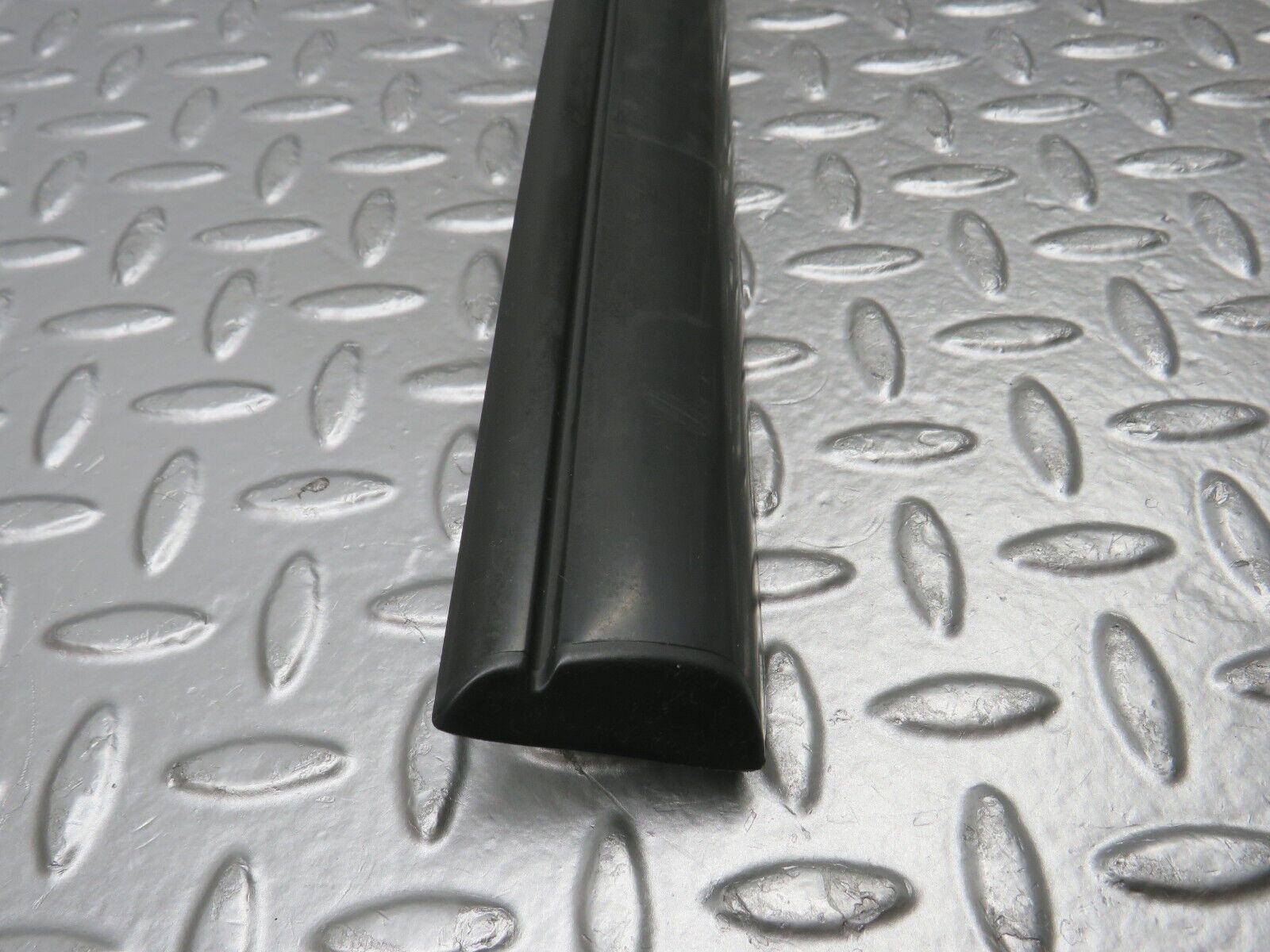 32300 Mercedes-Benz S124 300TE Wagon Front Left Door Lower Moulding Trim