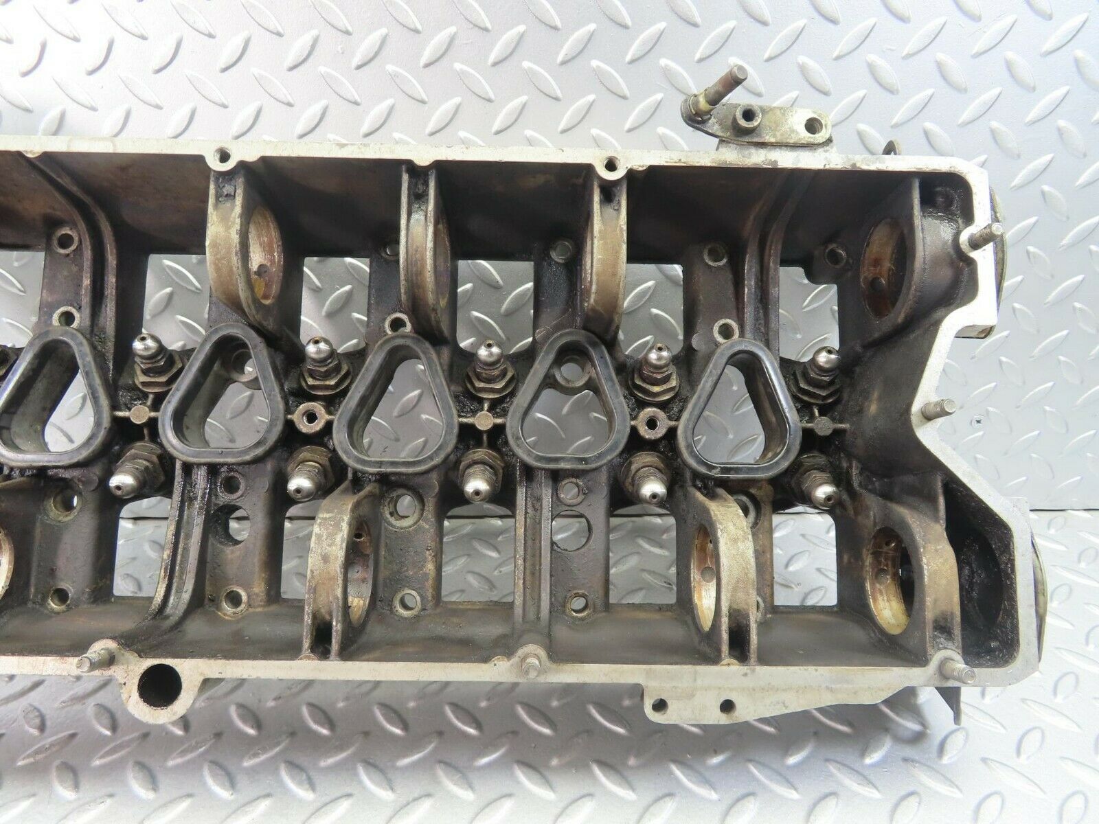 8555 Mercedes-Benz W114 Camshaft Bearing Casing 1100163304