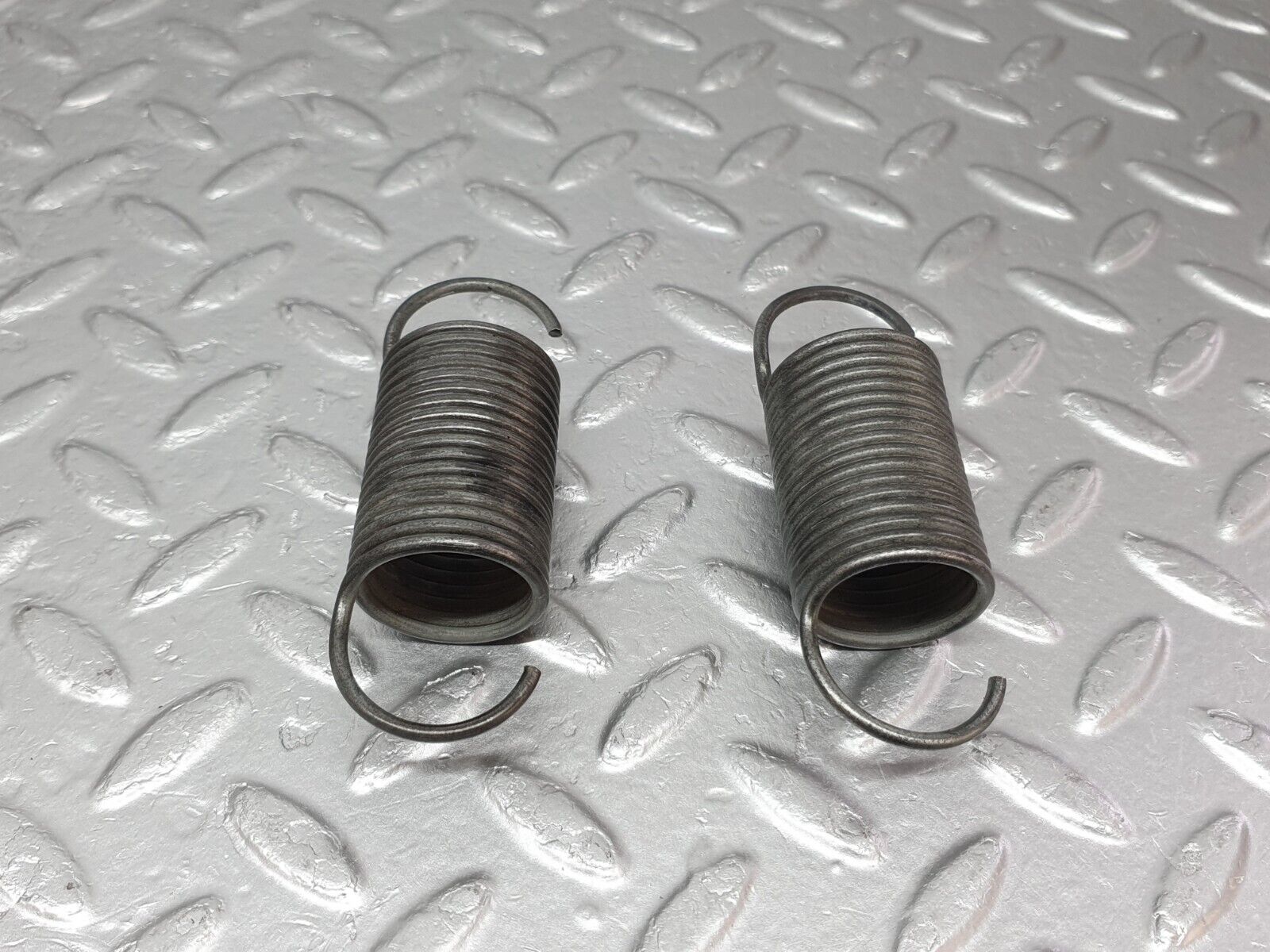 40793 Mercedes-Benz W123 300D Front Seat Adjustment Spring Pair