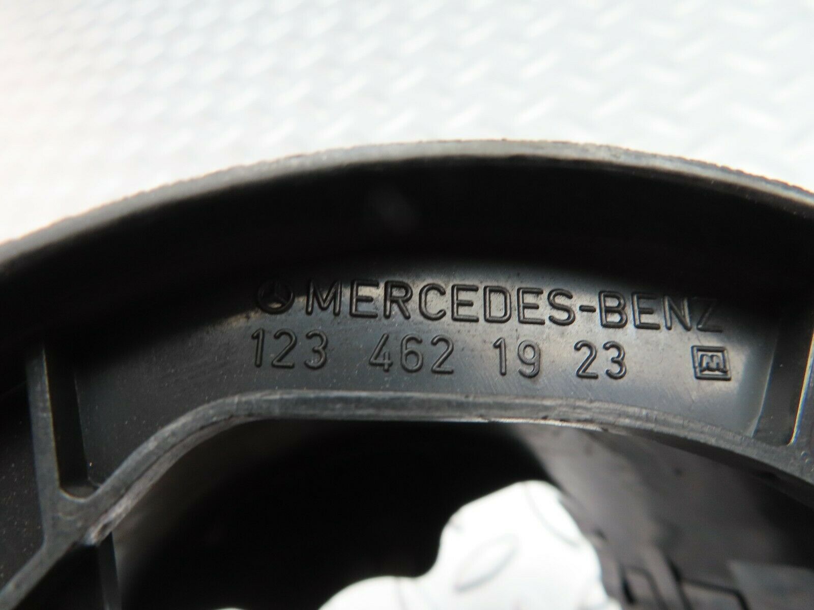 5652 Mercedes-Benz W123 200 Steering Column Surround Cover 1234621923