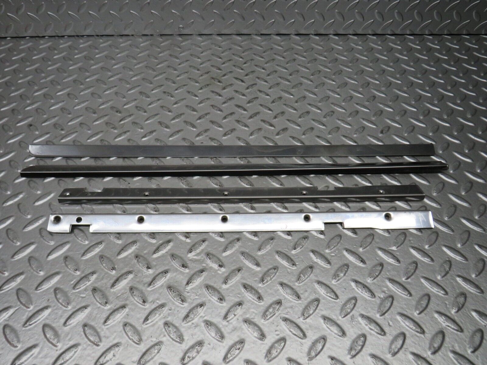 27733 Mercedes-Benz S124 300TE Wagon Sunroof Chrome Trim Set