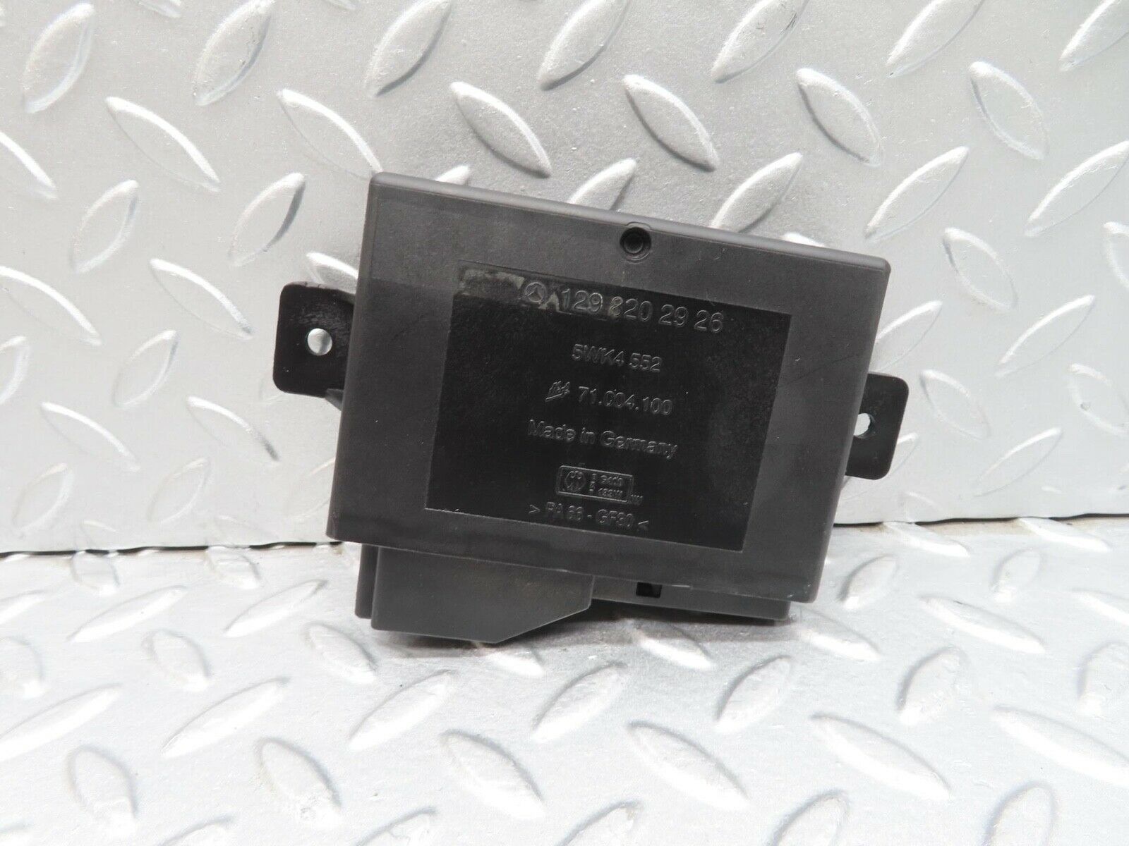 11900 Mercedes-Benz R129 300SL Coupe Infrared Alarm Control Module