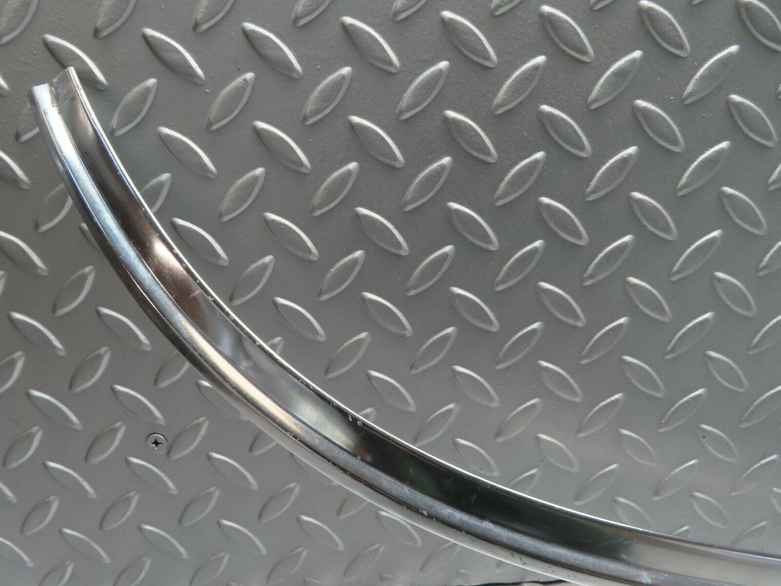 11457 Mercedes-Benz C123 230CE Coupe Rear Windscreen Chrome Frame