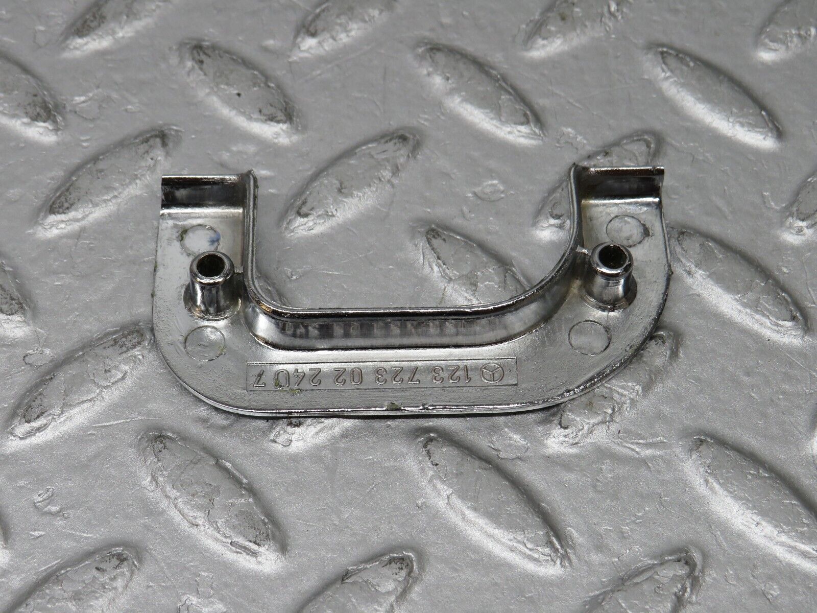 36095 Mercedes-Benz W126 420SE Interior Chrome Door Latch Right 1237230224