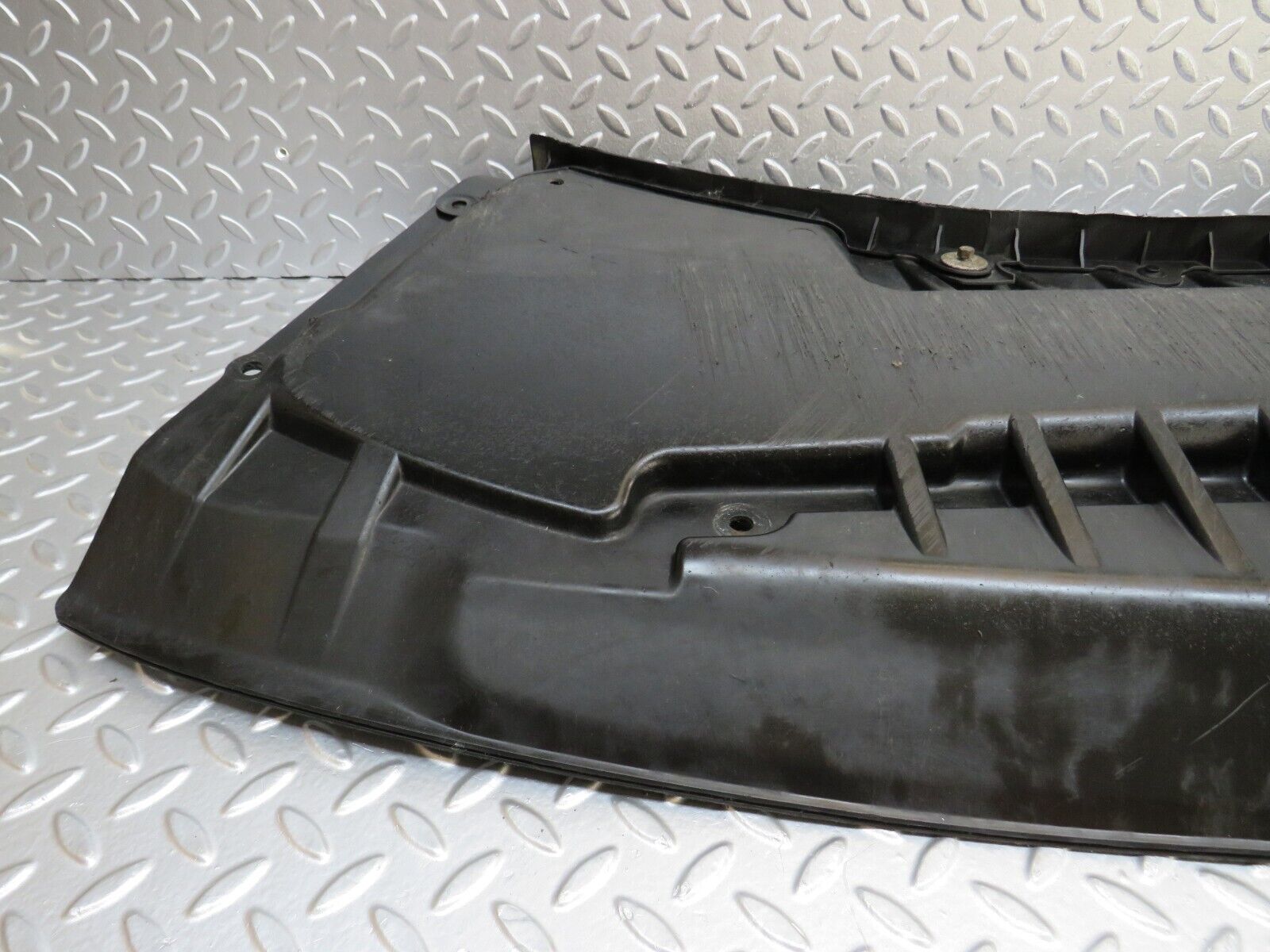 35123 Mercedes-Benz W221 Engine Bay Undertray Cover