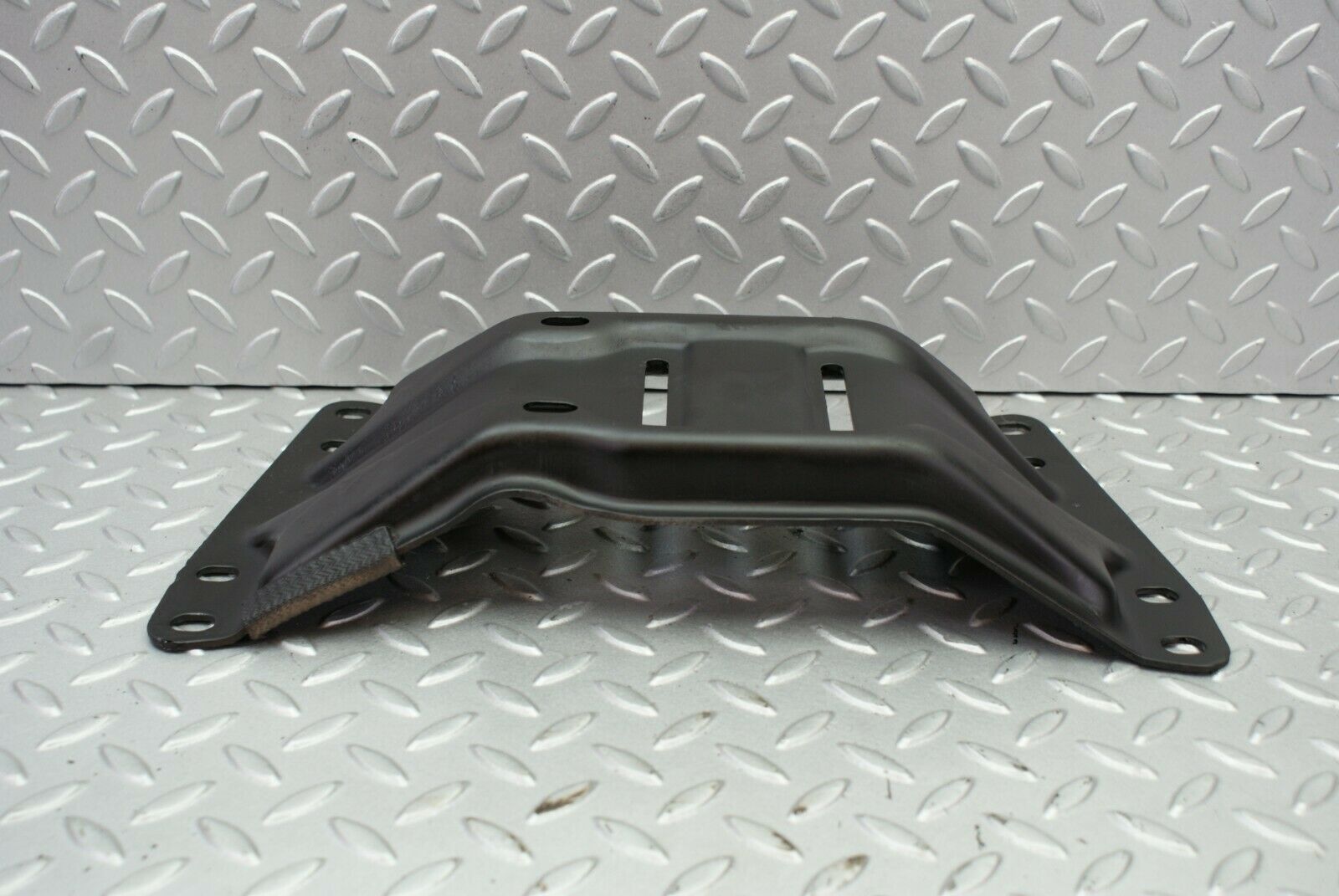 2570 Mercedes-Benz W116 350SE Gearbox Mount Bracket