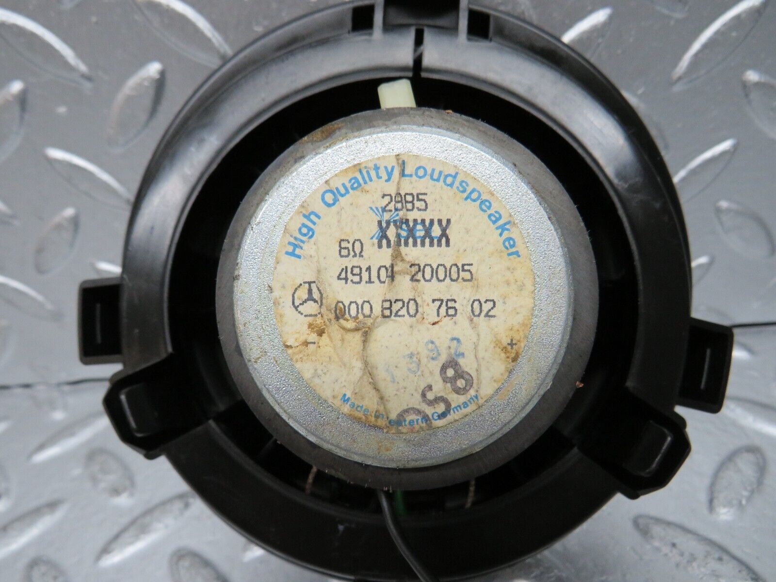29520 Mercedes-Benz W124 230E Parcel Shelf Speaker 0008207602