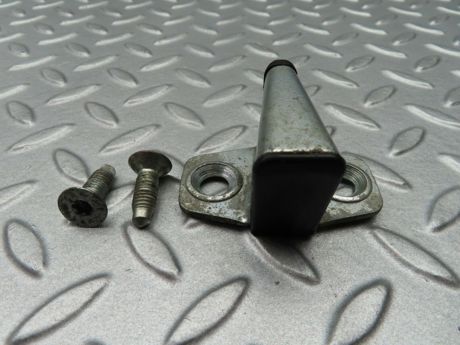 5369 Mercedes-Benz W124 230E Door Lock Latch