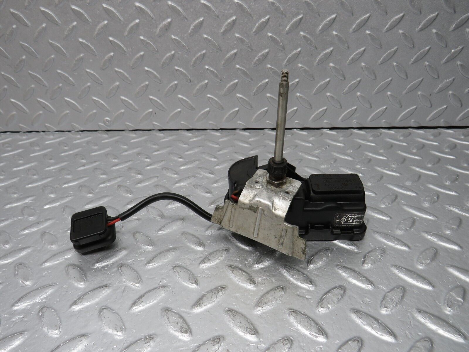 38871 Mercedes-Benz W201 190E 2.6L Headlight Wiper Motor Bosch Left Side 2018200142