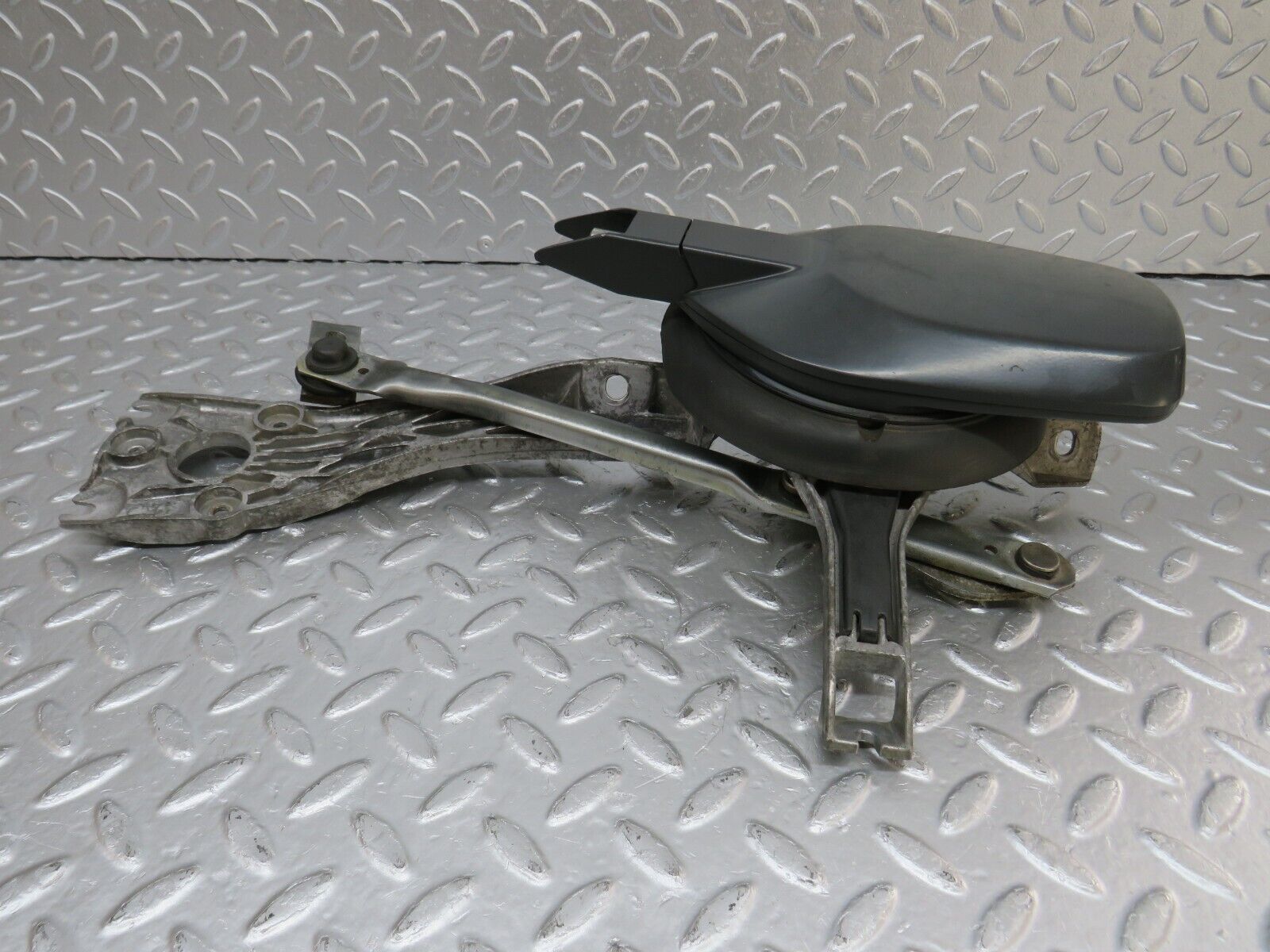 34165 Mercedes-Benz W124 260E Wiper Mechanism Linkage Bosch