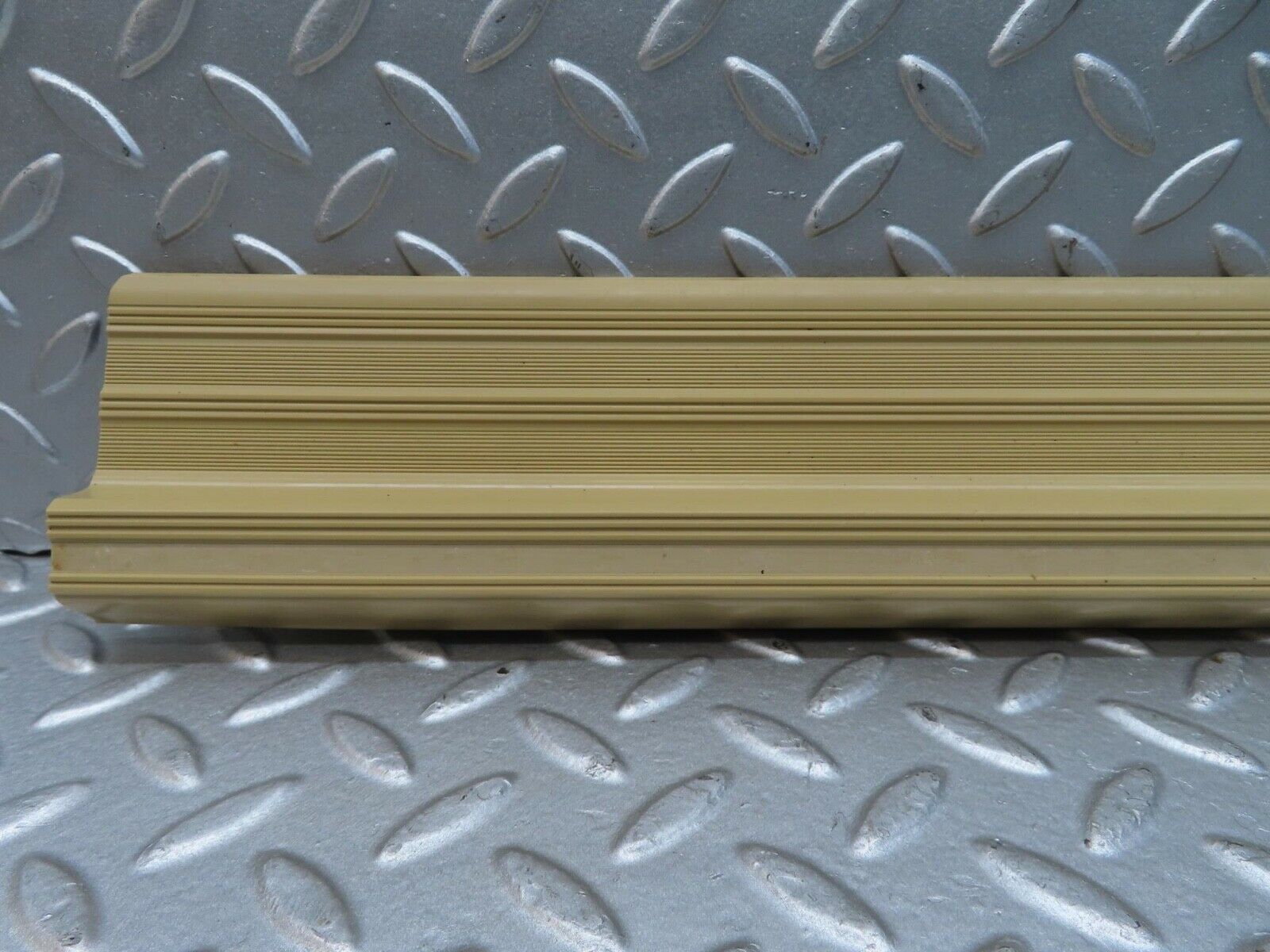 13481 Mercedes-Benz W123 200 Front Right Door Sill