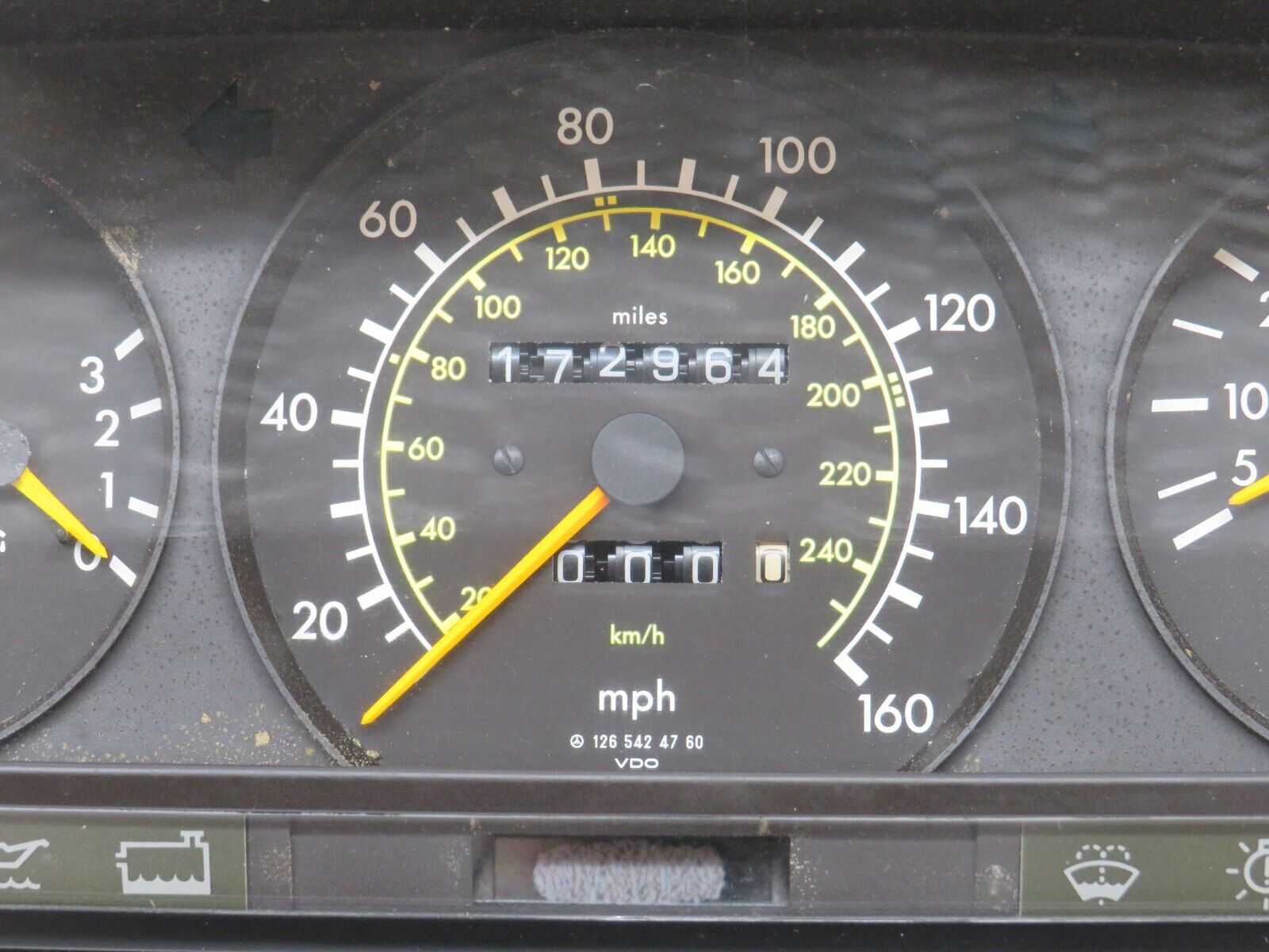 36303 Mercedes-Benz W126 420SE Instrument Cluster 1265424760 1265424760