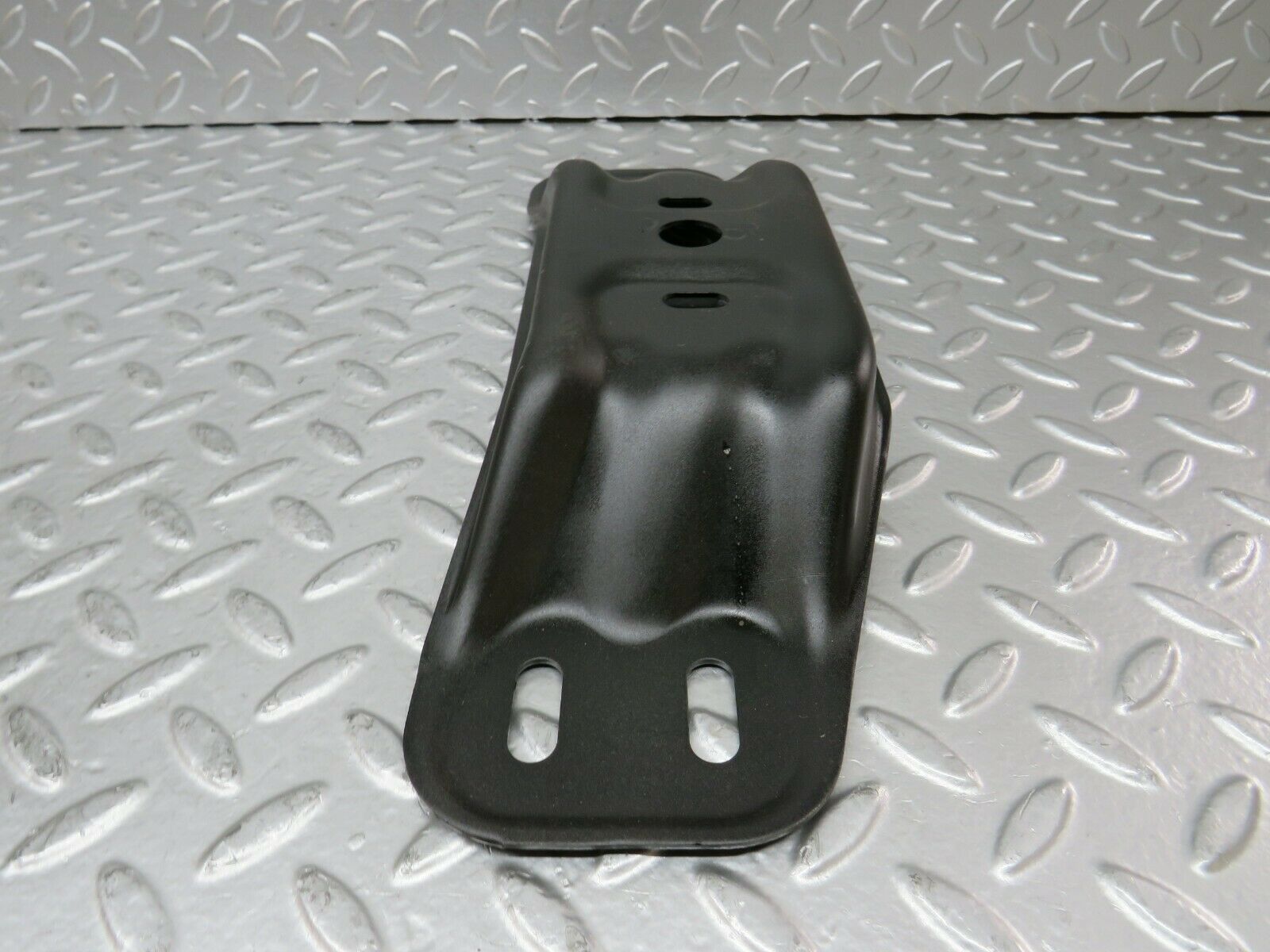 24349 Mercedes-Benz S124 220TE Wagon Gearbox Mount Bracket Holder