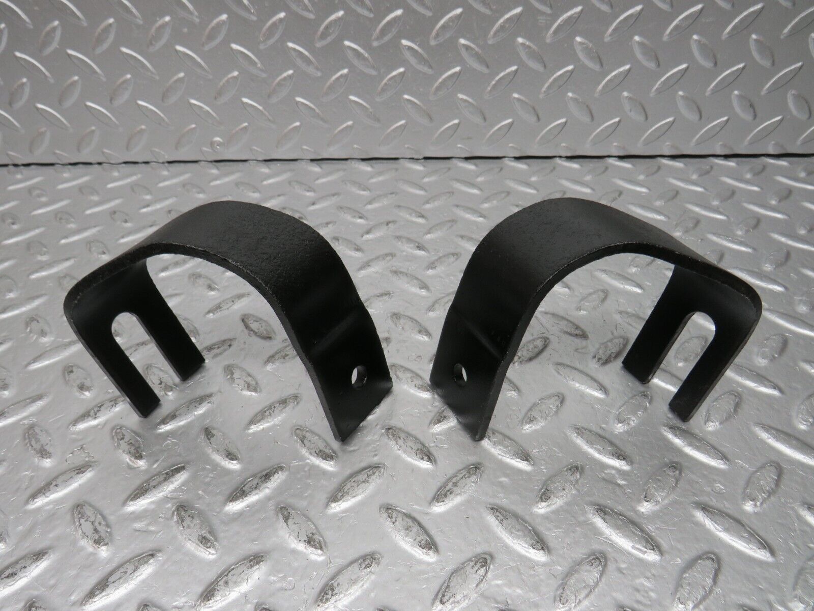 31546 Mercedes-Benz W123 200D Front Bumper Bracket Pair