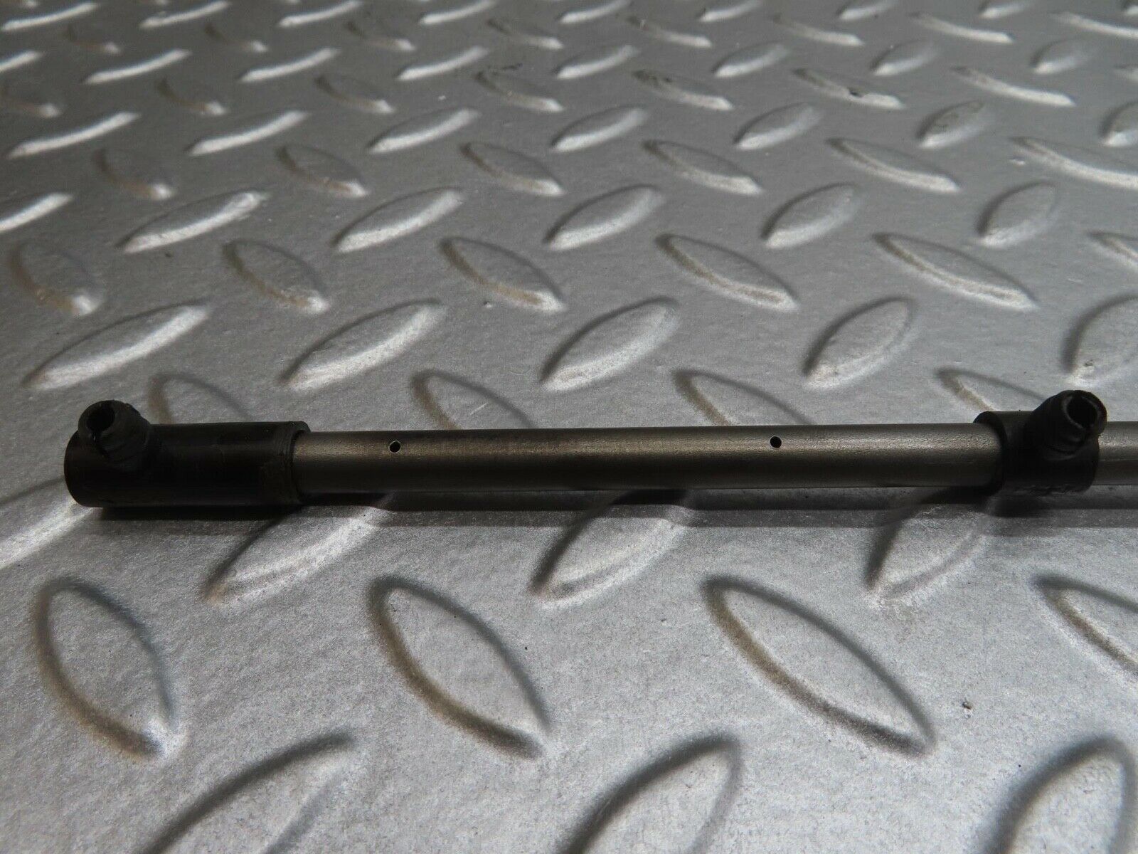 13360 Mercedes-Benz C107 350SLC Coupe Camshaft Oil Tube