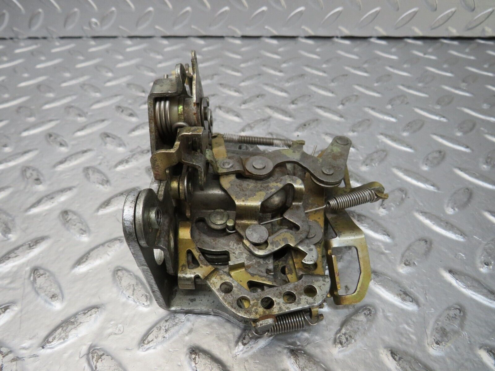 26063 Mercedes-Benz W116 450SE Rear Left Door Lock Mechanism