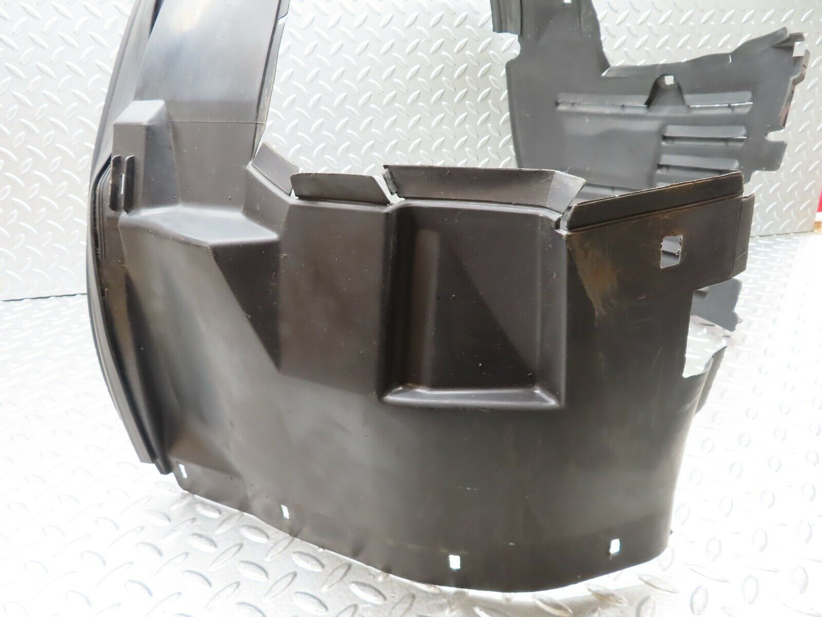 19734 Mercedes-Benz C140 CL420 Coupe Front Left Fender Wing Splash Guard 1406981930