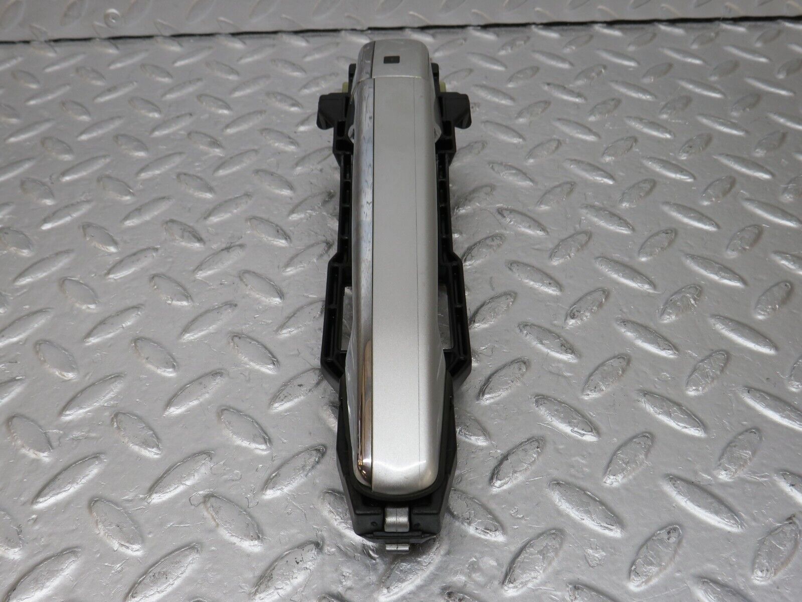 34697 Mercedes-Benz W210 320E Front Left Exterior Door Handle No Key