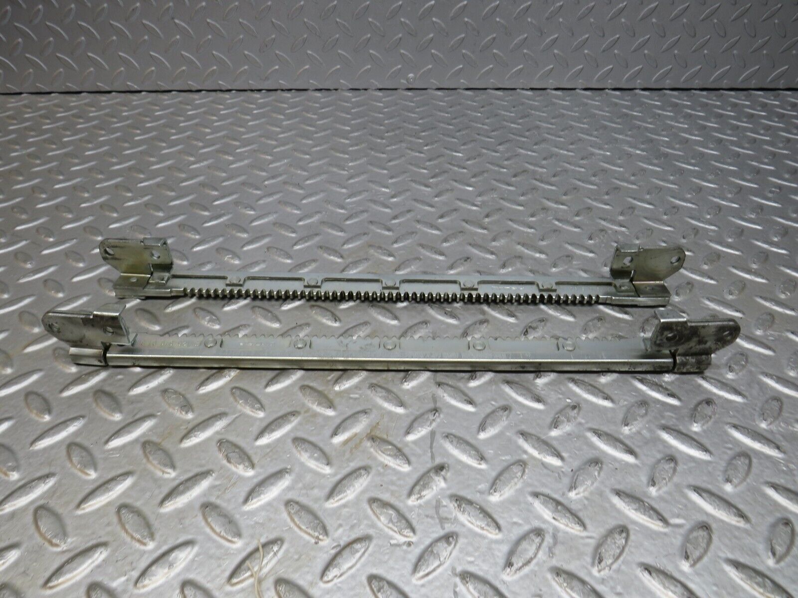 37084 Mercedes-Benz C126 420SEC Coupe Electric Seat Rail Pair 1269100184