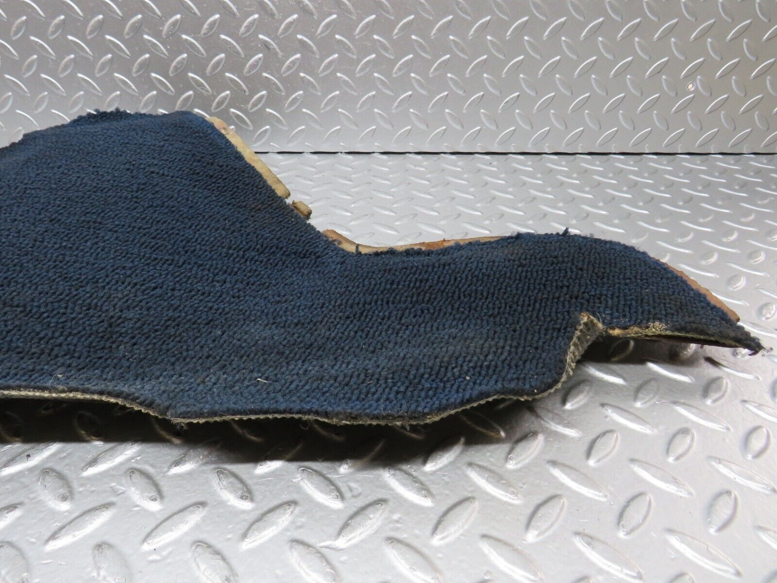 26863 Mercedes-Benz W123 240D Centre Console Carpet Left Side Blue