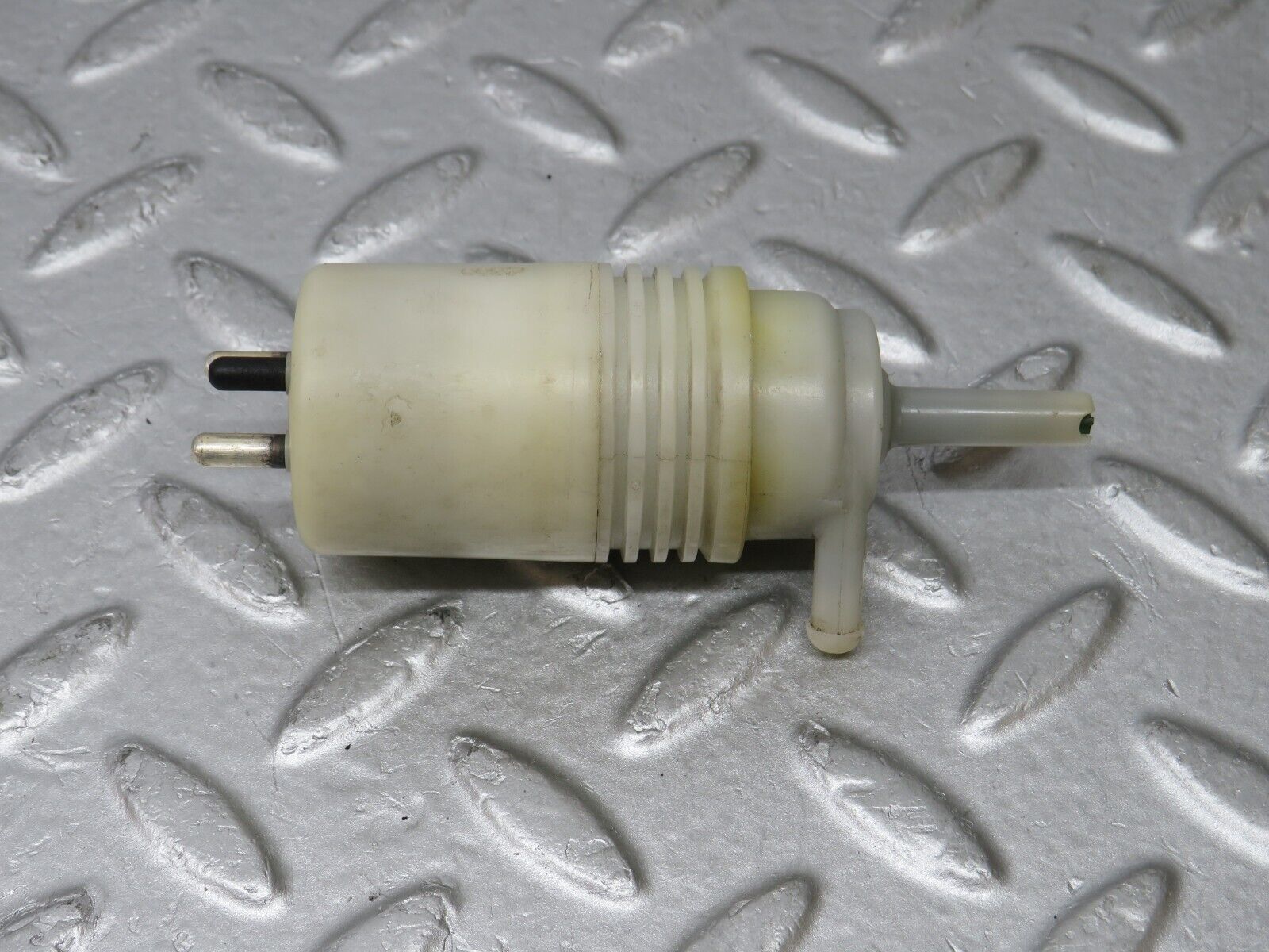 36116 Mercedes-Benz W126 420SE Windscreen Washer Pump Hella 1248690221