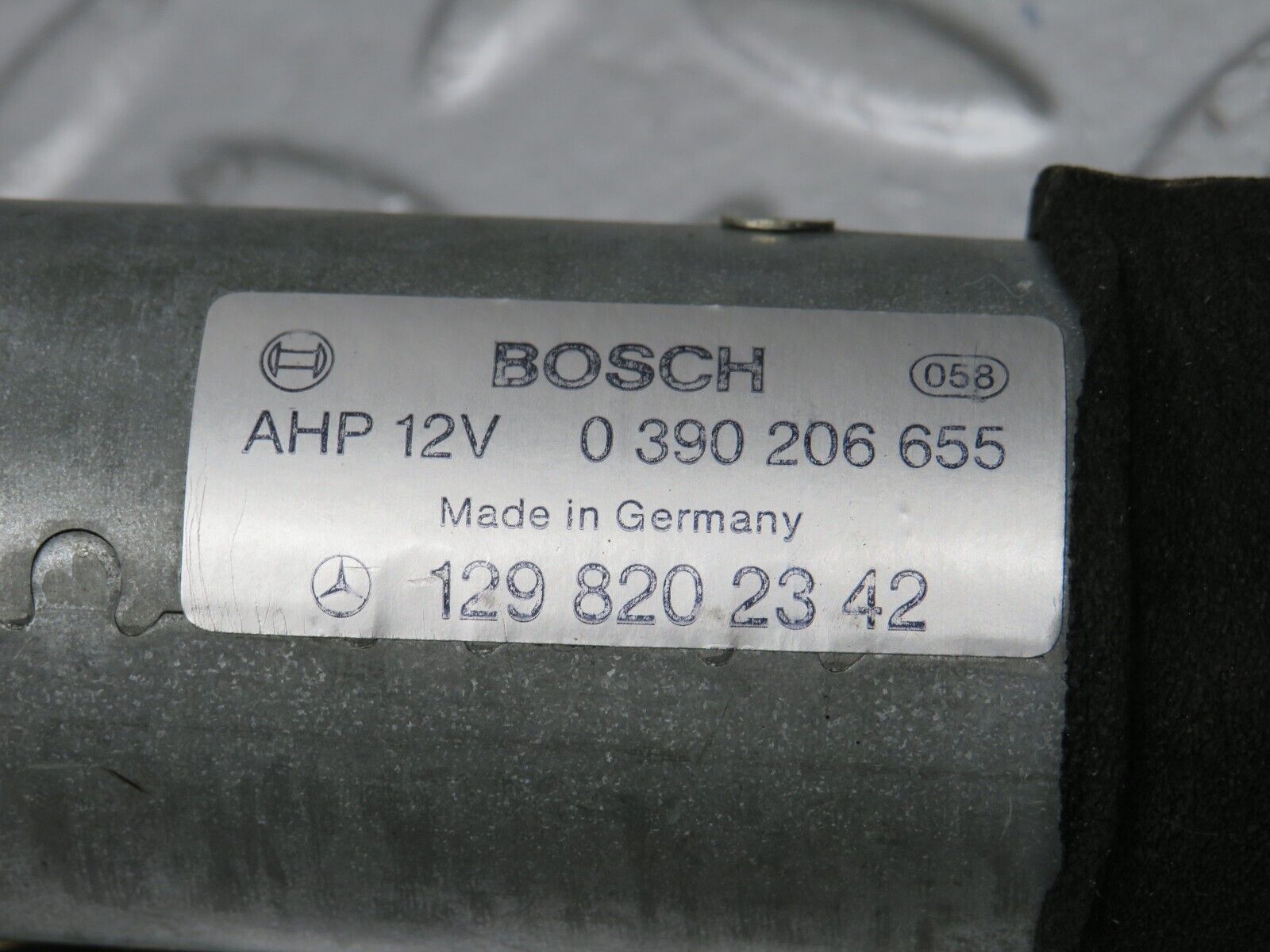 36850 Mercedes-Benz R129 300SL-24 Front Left Seat Adjustment Motor Bosch 1298202342 0390206655