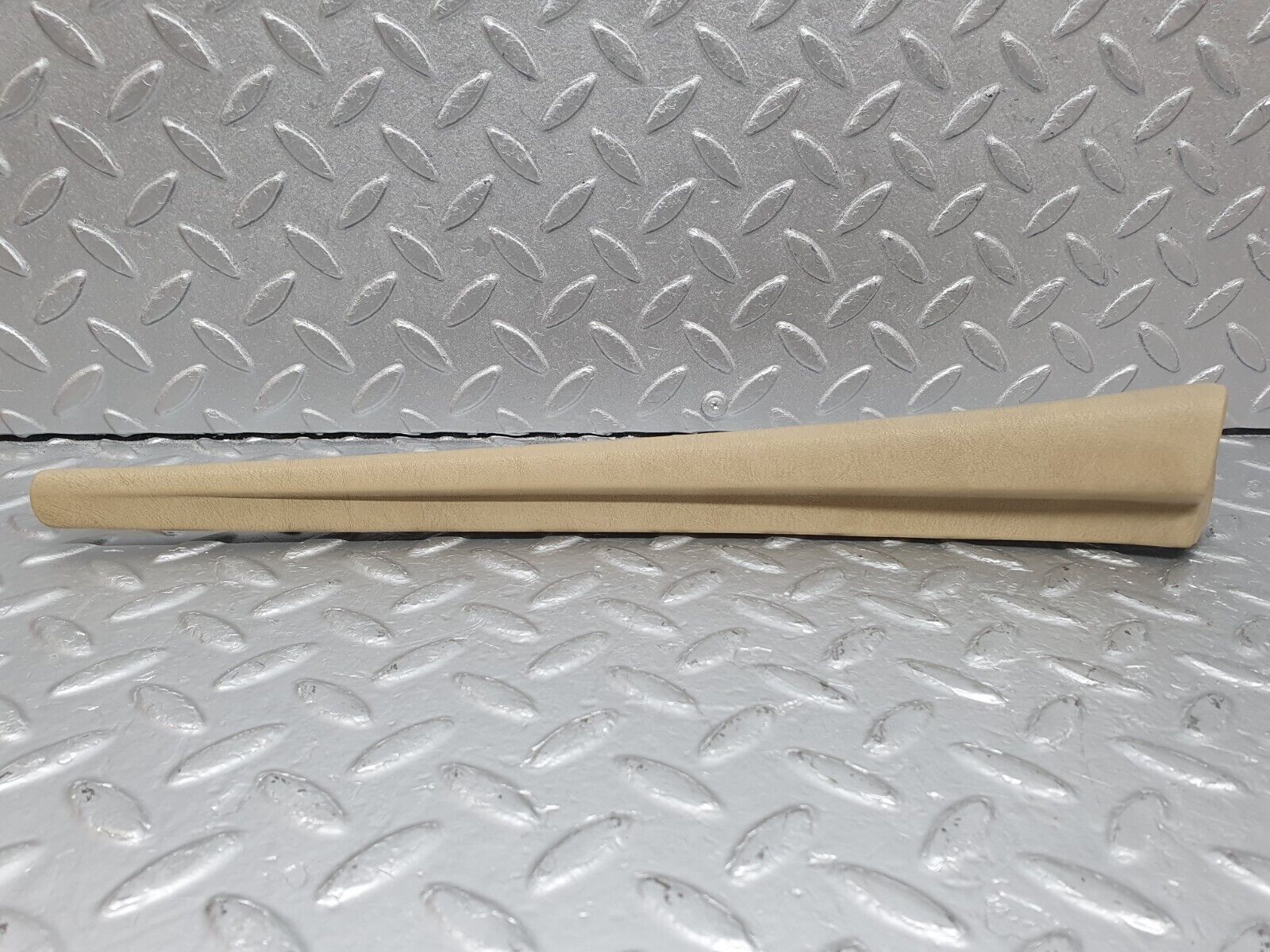 40932 Mercedes-Benz W126 300SE Front Left Door Interior Trim Beige