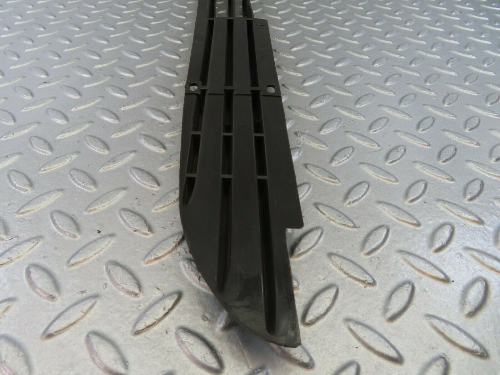 8864 Mercedes-Benz W115 Front Lower Grill Right