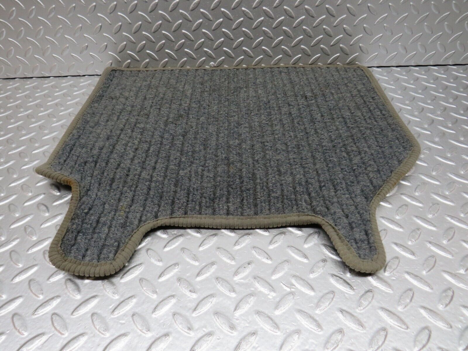32335 Mercedes-Benz S124 300TE Wagon Rear Left Floor Carpet Mat Grey