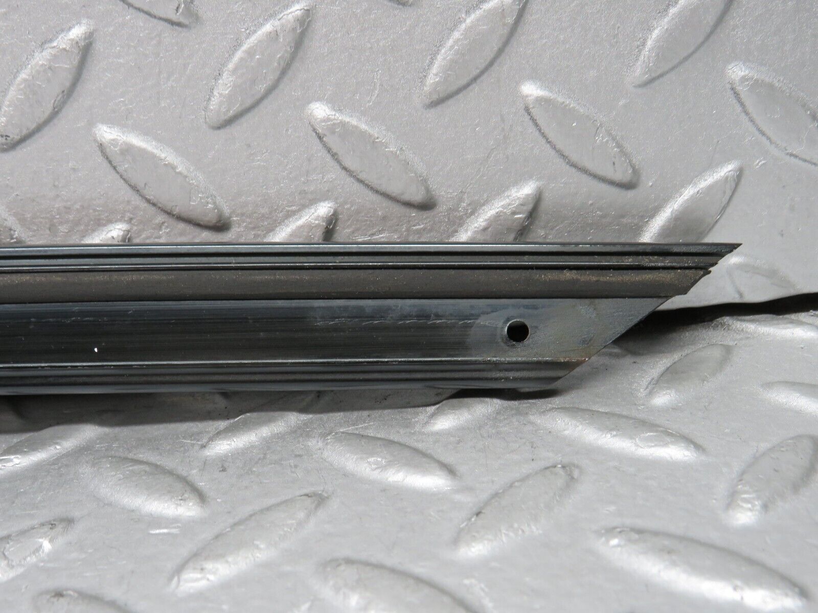 37895 Mercedes-Benz A124 320E Cabriolet A Pillar Sealing Rail Trim Left Side