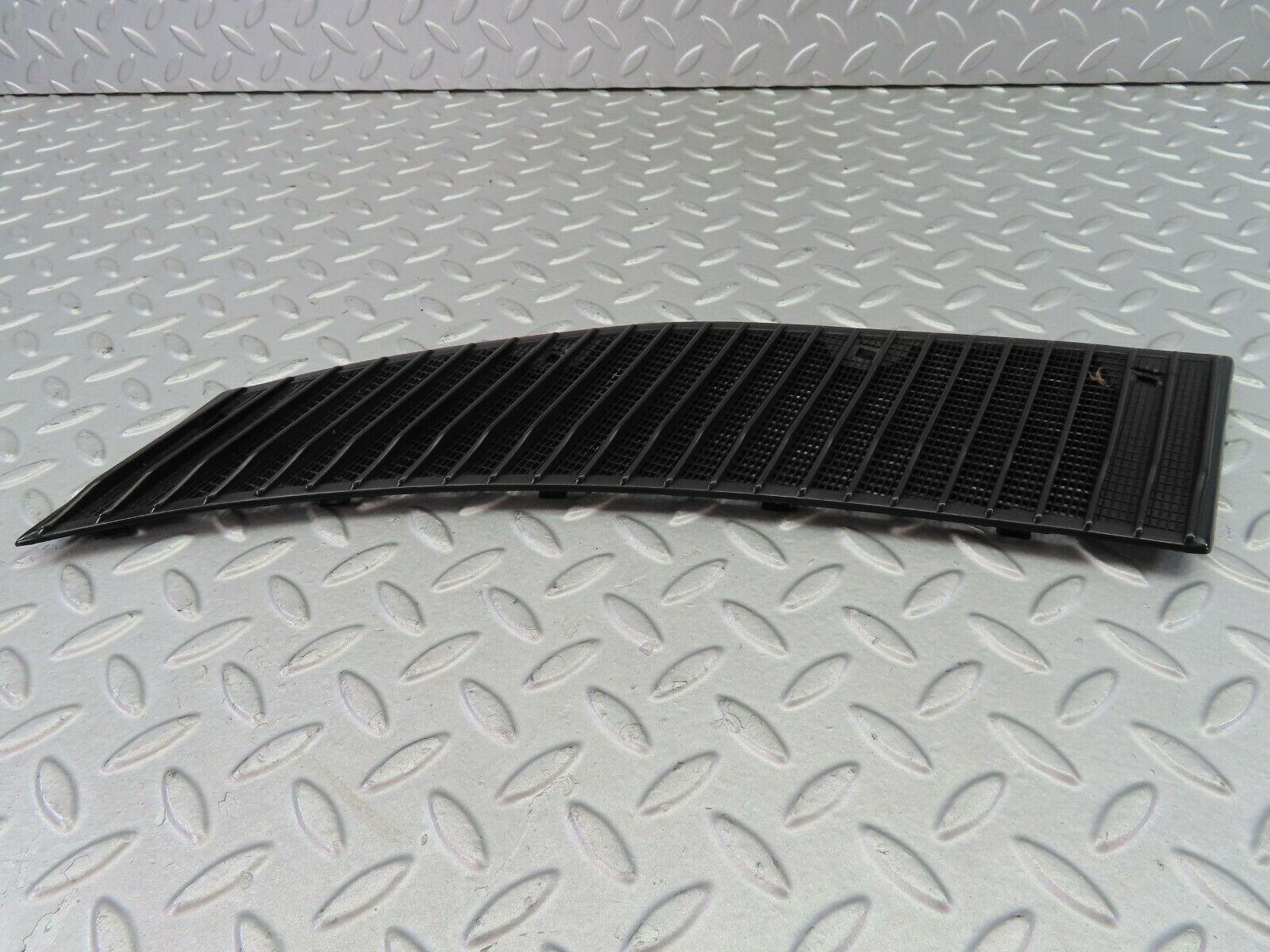 7569 Mercedes-Benz S123 230TE Wagon Air Intake Grill Left Side 1238362965