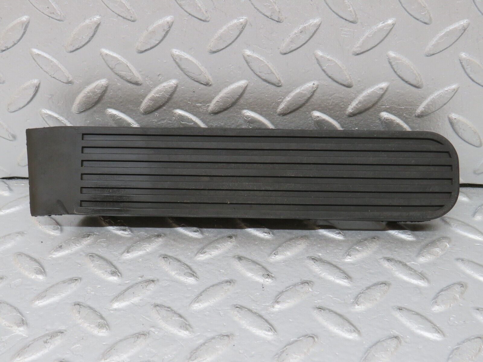 35846 Mercedes-Benz W108 Accelerator Pedal Rubber 1103000002